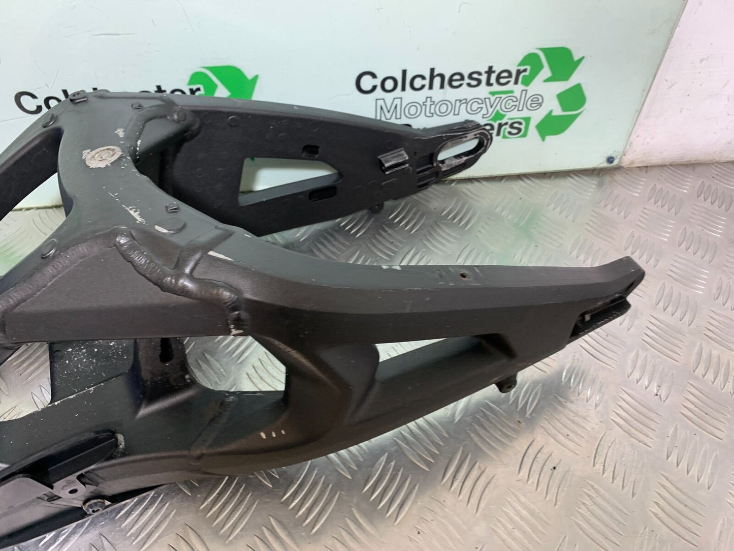 KAWASAKI ZX10R ZX 10R SWINGARM YEAR 2016-2020 (CMB1015)