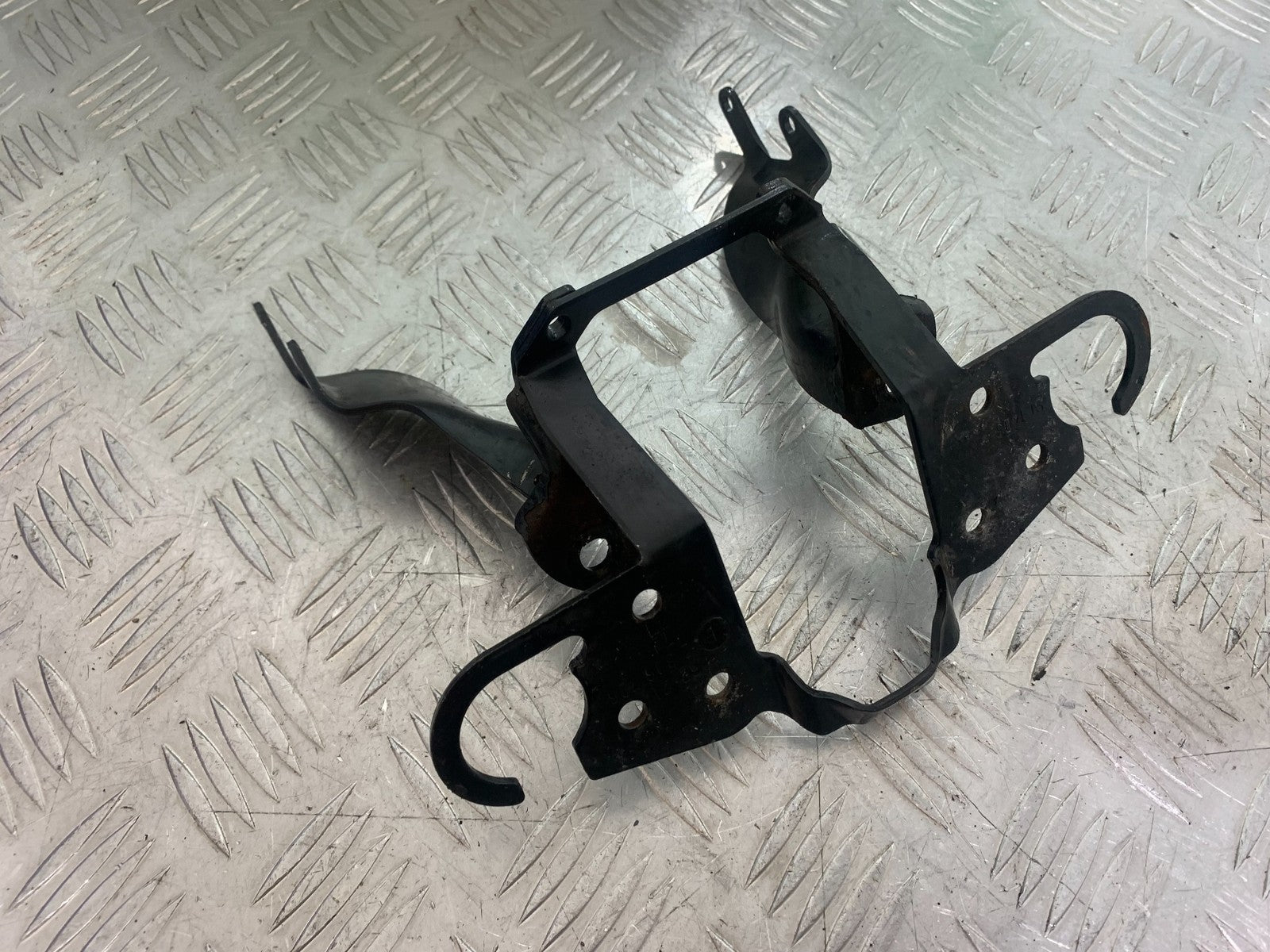BMW R850 R R850R HEADLIGHT BRACKET YEAR 1994-2002 (CMB1170)