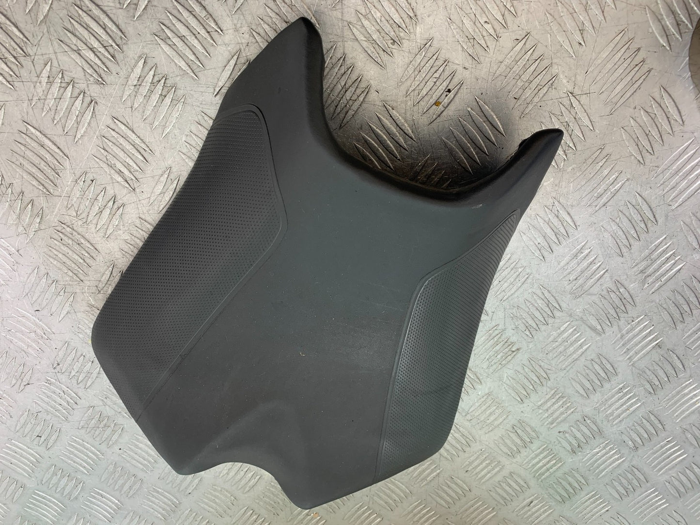 APRILIA TUONO 1000 V4R FRONT SEAT YEAR 2011-13  (CMB1316)
