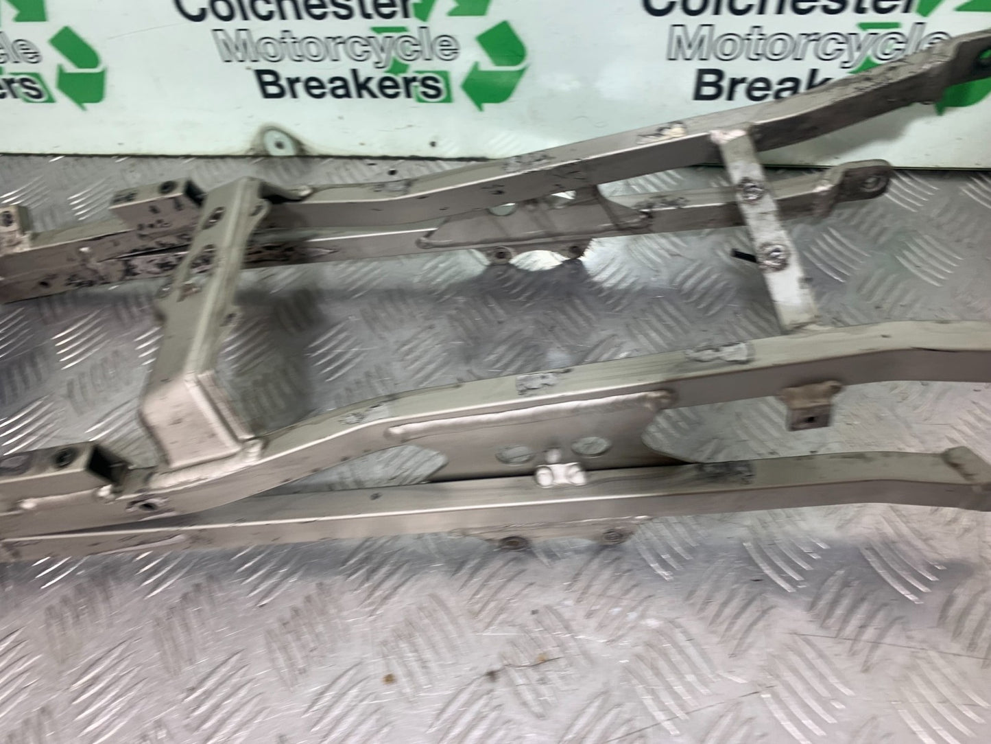 KAWASAKI ZX9R ZX9 E1 REAR SUBFRAME   YEAR 2000-01 (CMB1171)