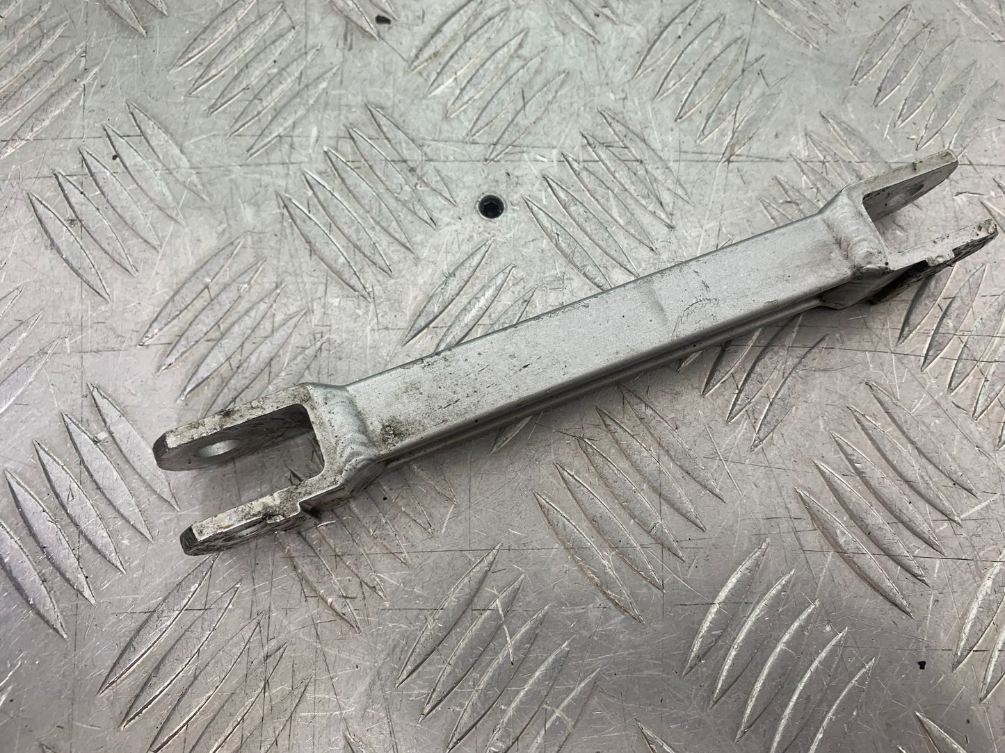 KAWASAKI GPZ600 GPZ 600 REAR BRAKE ARM  YEAR 1988-90 (CMB1258)