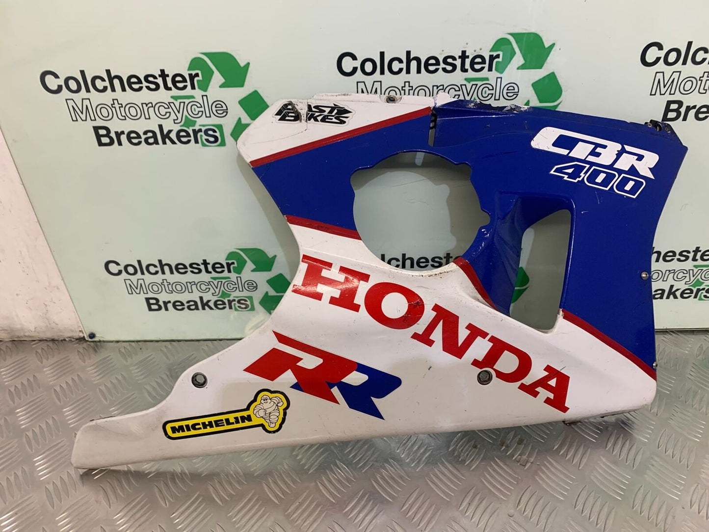 HONDA CBR 400 NC23 TRI-ARM RIGHT LOWER FAIRING   YEAR YEAR 1987-89 (STOCK 969)