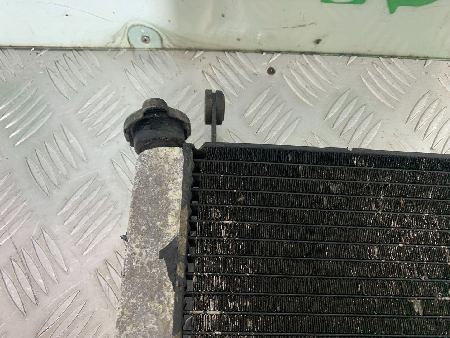 YAMAHA YZF600 YZF 600 THUNDERCAT RADIATOR  1996-2003 (CMB1105)