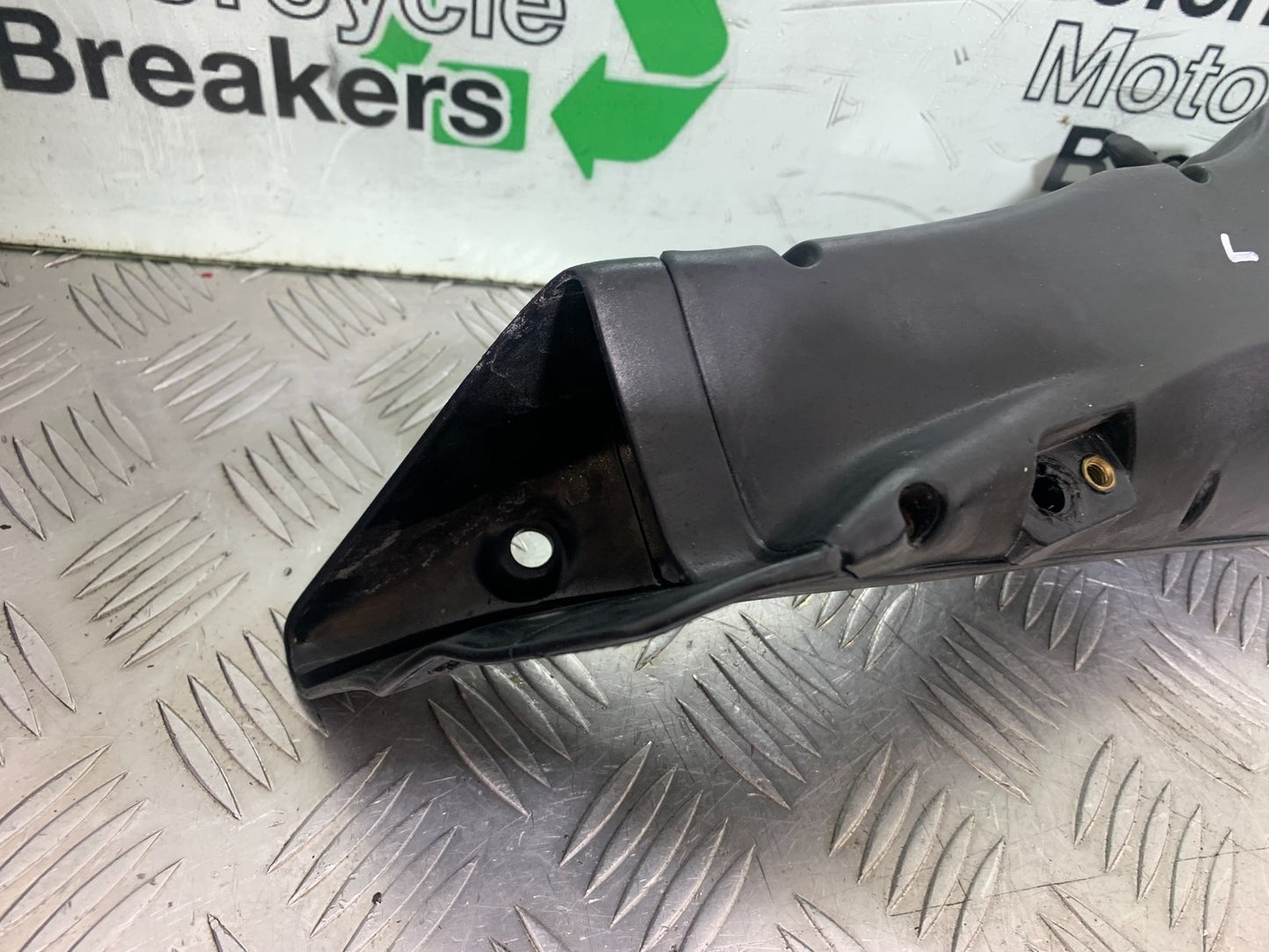 DUCATI 996 SPS 748 916 998 LEFT AIR TUBE  1999-2000 (CMB1209)