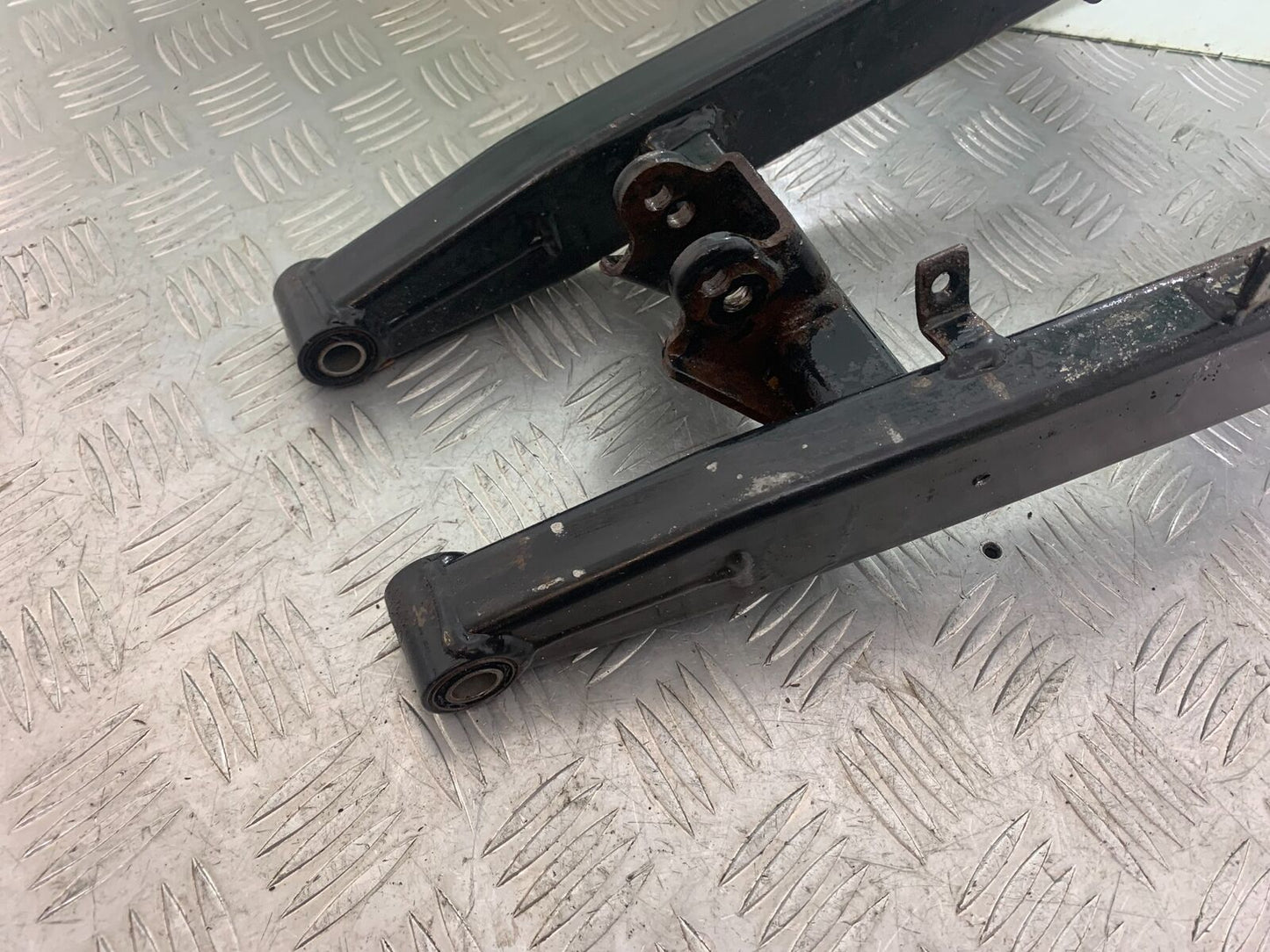 YAMAHA XT125 X XT 125 X SWINGARM 2005-2011 (CMB1097)