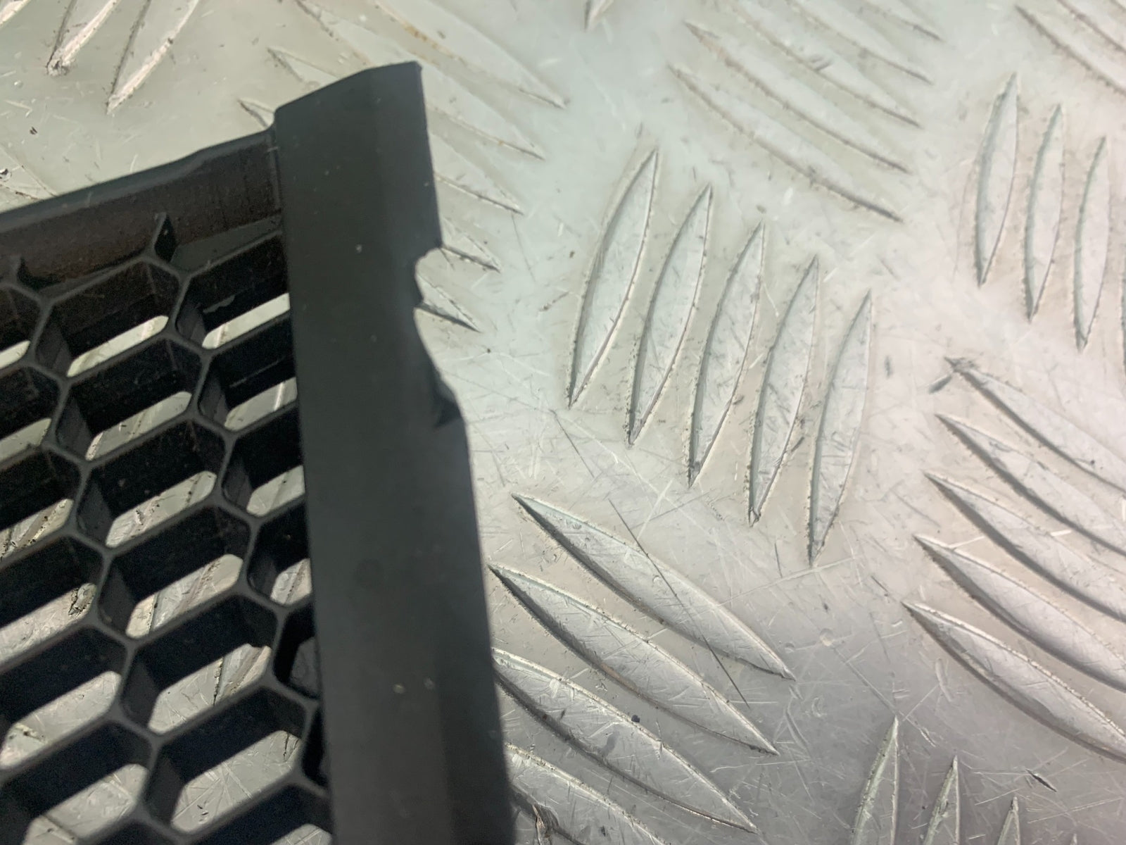 BMW M1000 R RADIATOR GRILL YEAR 2023-2024 (CMB1140)