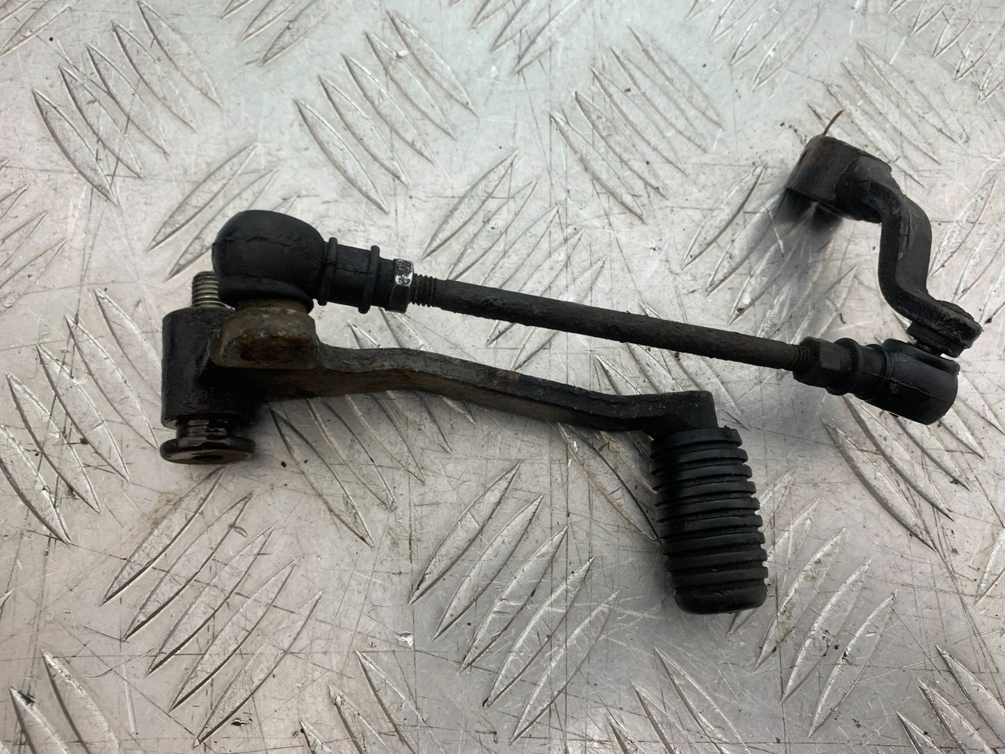 HONDA NT650 V DEAUVILLE GEAR LEVER YEAR 1999 (CMB1268)
