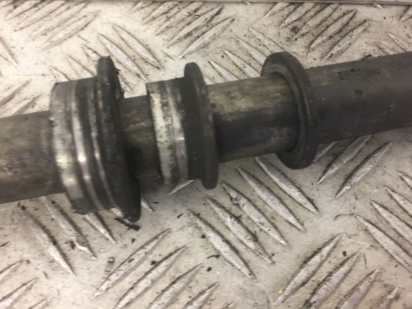 KAWASAKI ZX12R ZX12 R REAR WHEEL SPINDLE YEAR 2000