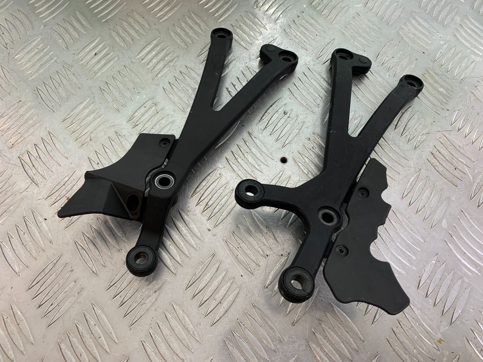 KTM 990 SUPERMOTO T ENGINE MOUNTS YEAR 2010-2011 (CMB1032)