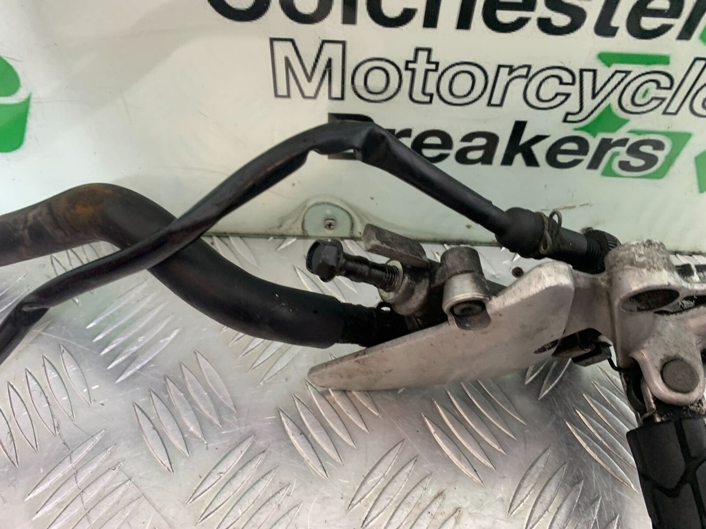 HONDA CBR1100 BLACKBIRD FRONT RIGHT HANGER  YEAR 1999-2005 (CMB1103)