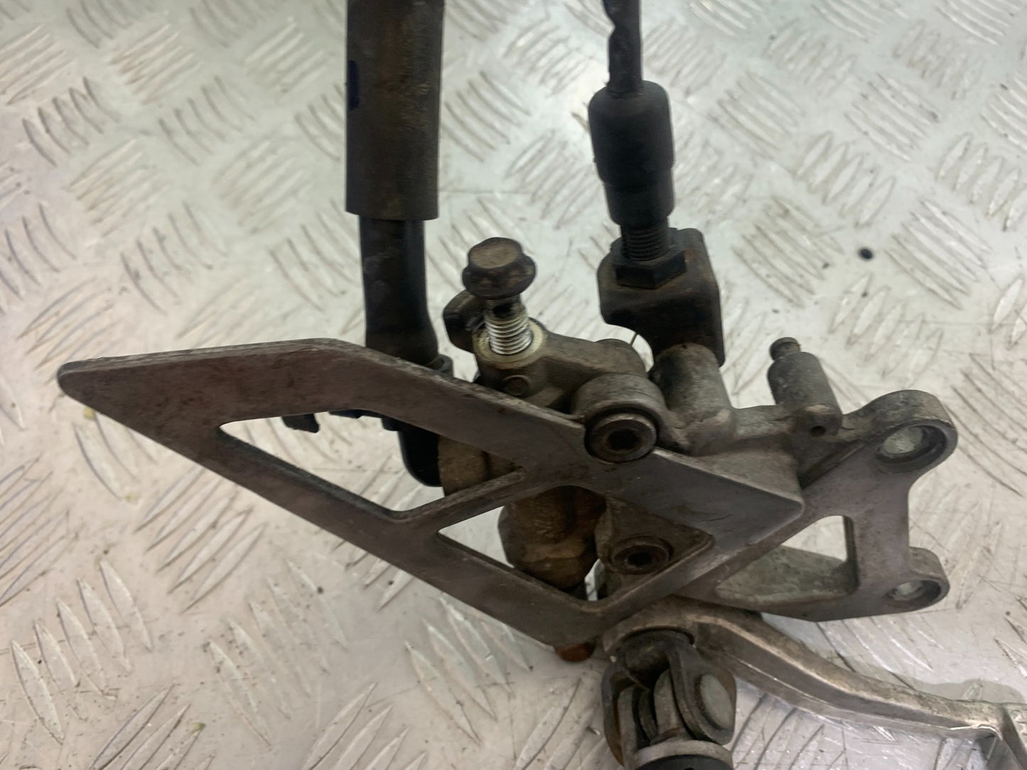 KAWASAKI ZX6R ZX6 F FRONT RIGHT HANGER  YEAR 1995-1997 (CMB1169)