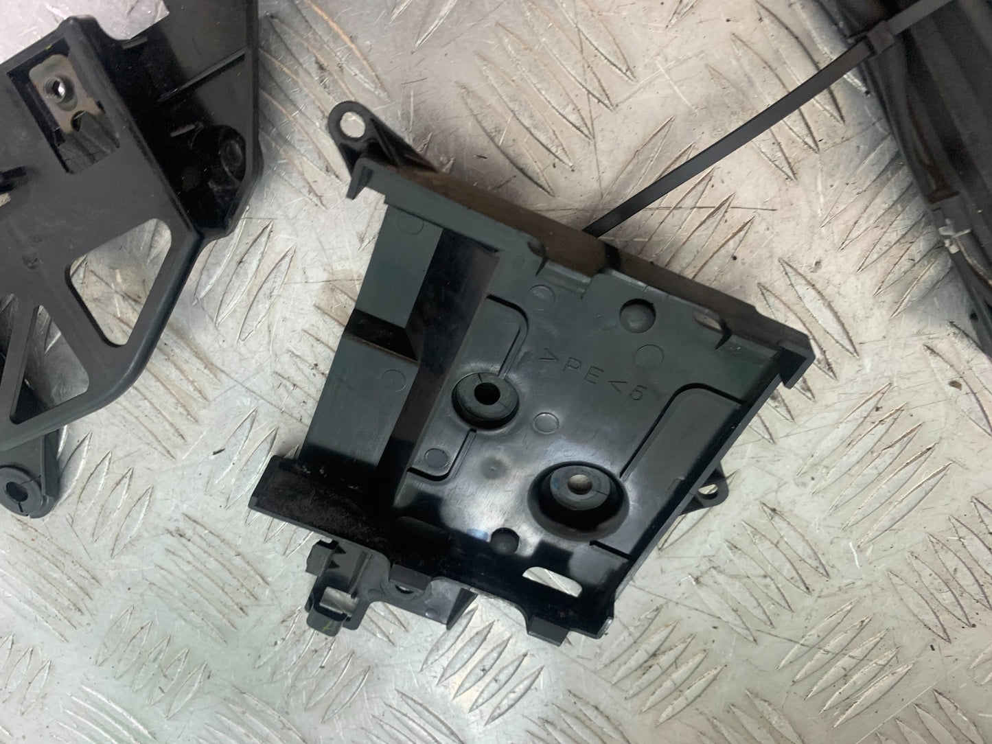YAMAHA YZF R1 14 B BIG BANG INFILLS AND BRACKETS   2009-14 (CMB1175)