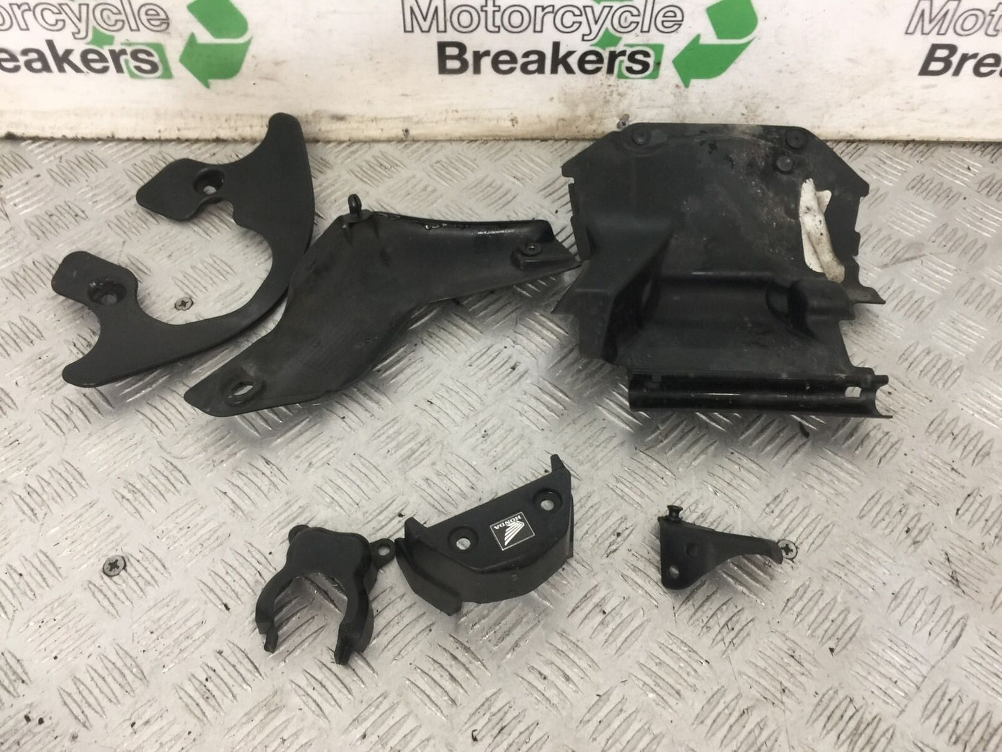 HONDA CBR1000 rr FIREBLADE INFILL AND COVERS  YEAR 2004  (STOCK 853)