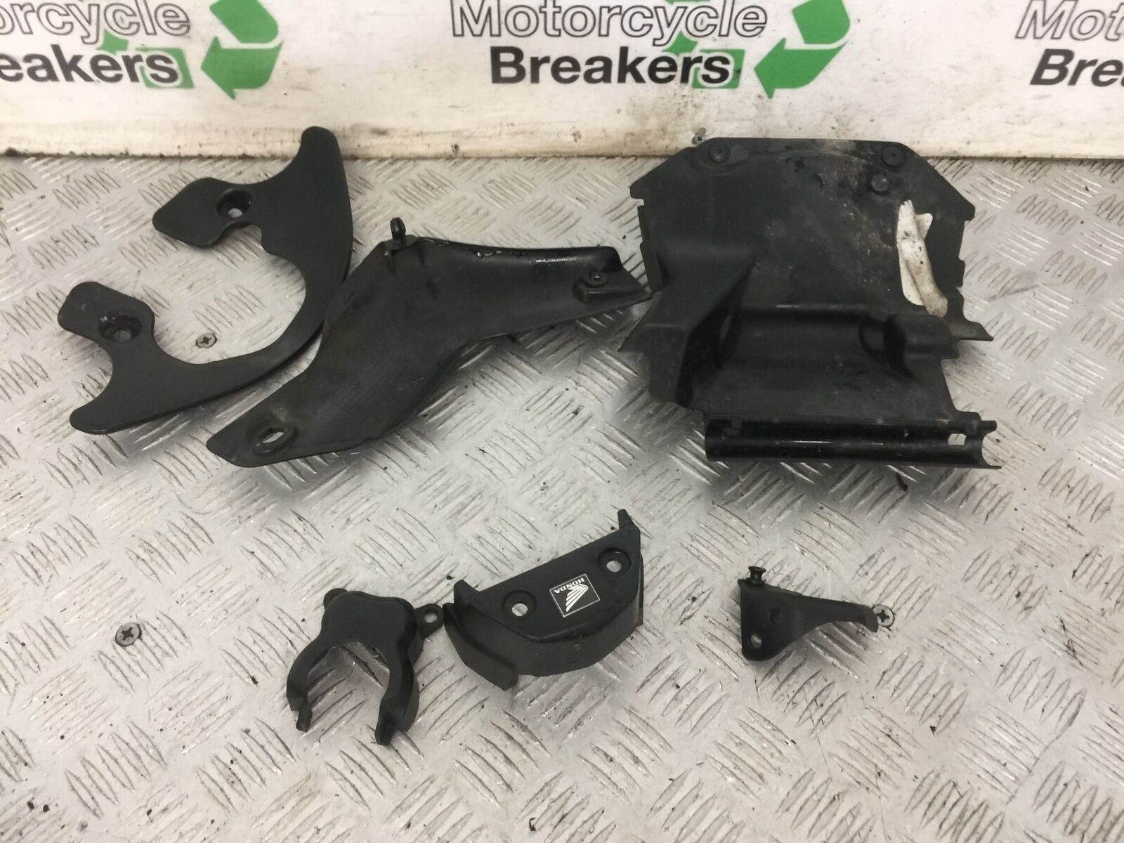 HONDA CBR1000 rr FIREBLADE INFILL AND COVERS  YEAR 2004  (STOCK 853)