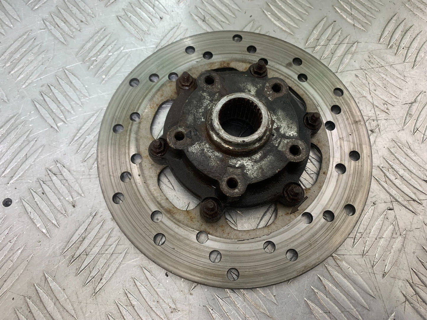 PIAGGIO VESPA GTS 125 REAR DISC AND HUB  YEAR 2009-2014  (CMB1261)