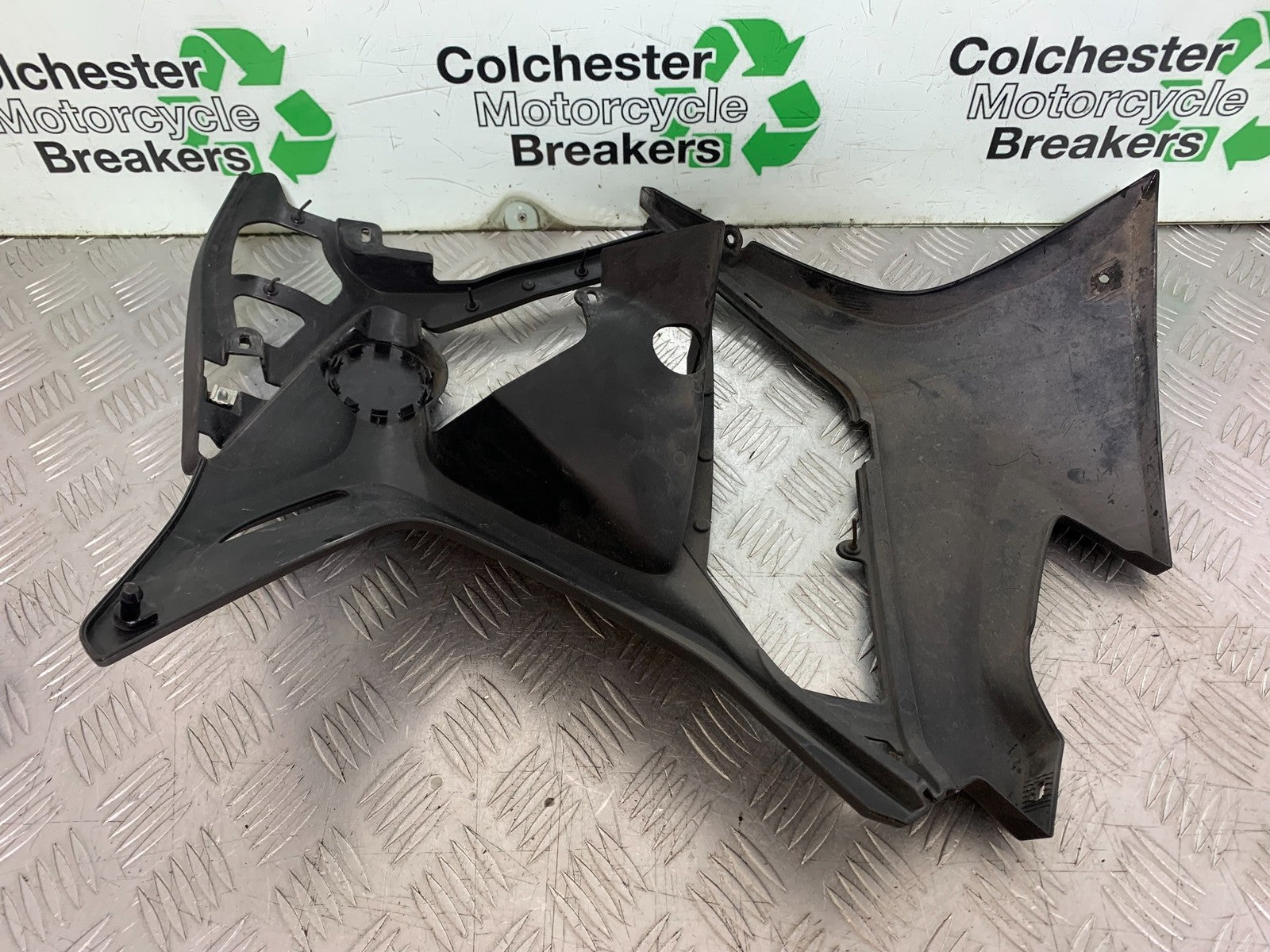 BMW F800 GT LEFT FAIRING PANEL   YEAR 2013-2017 (CMB1248)