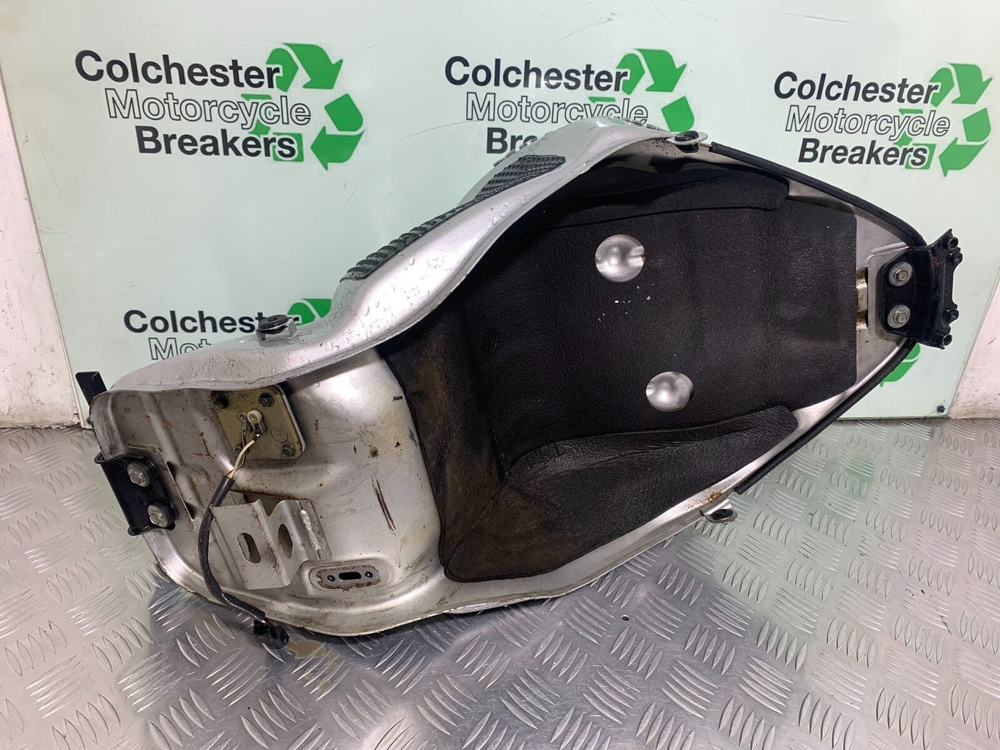 KAWASAKI ZZR1200 ZZR 1200 PETROL TANK  YEAR 2002-05 (STOCK 993)