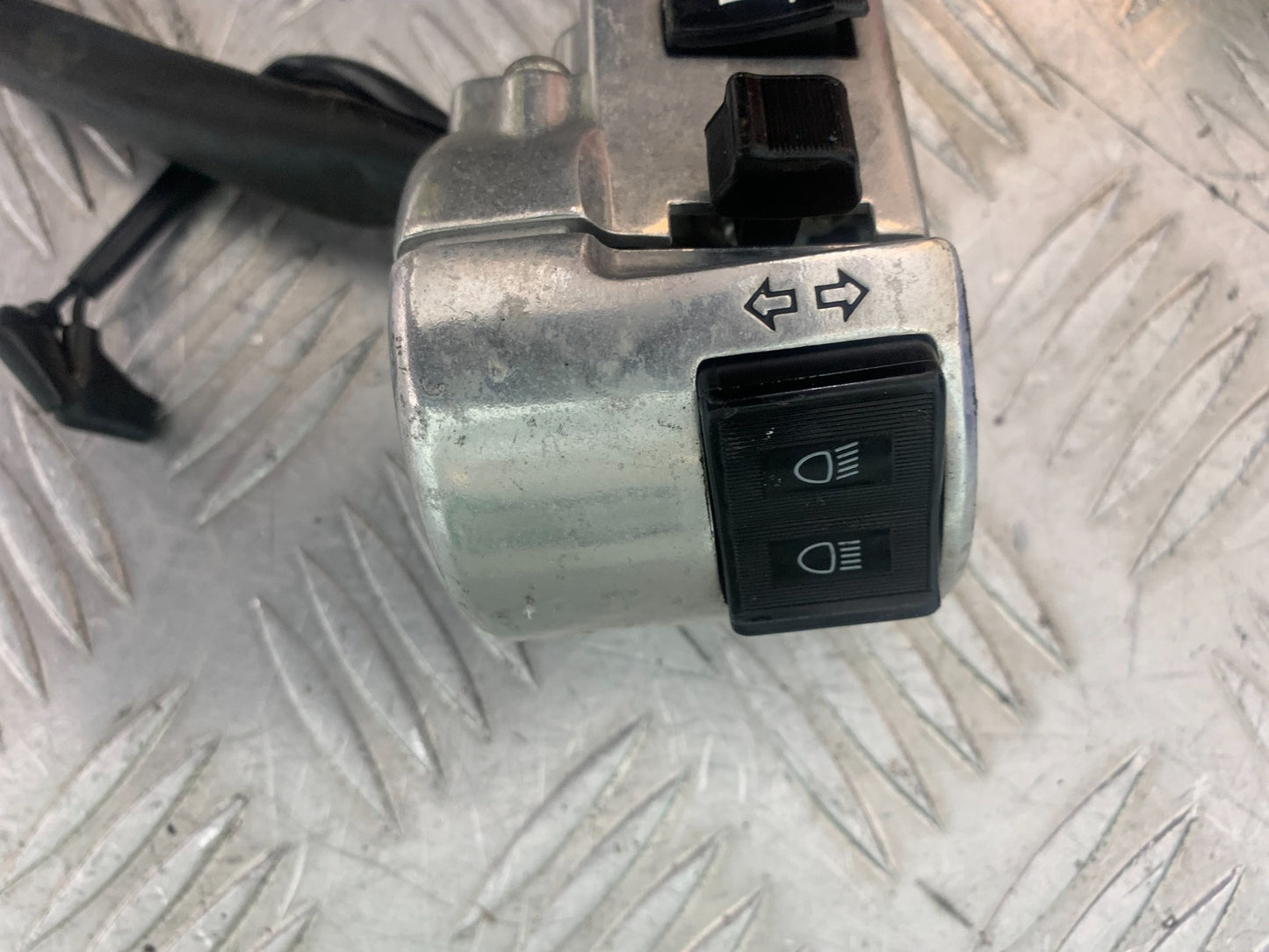HONDA VTX1300 S-6 LEFT SWITCH GEAR YEAR 2004-09 (CMB1159)