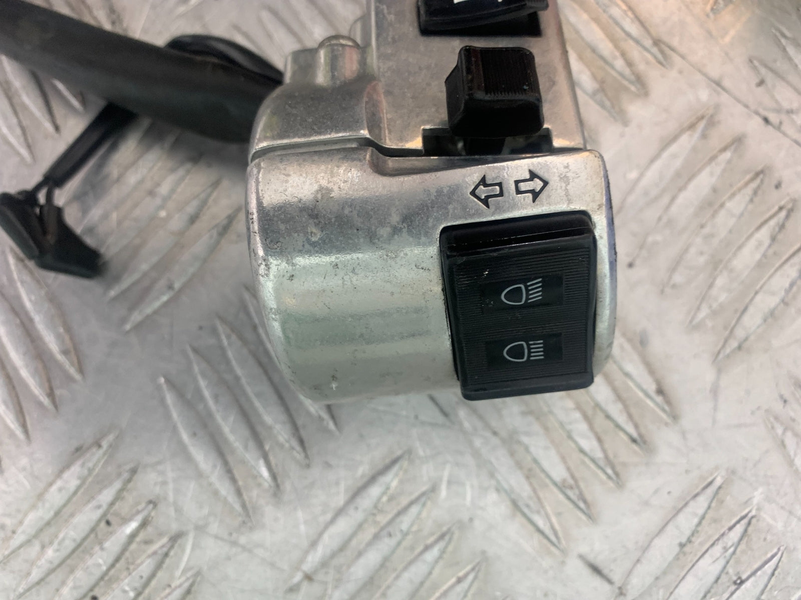 HONDA VTX1300 S-6 LEFT SWITCH GEAR YEAR 2004-09 (CMB1159)