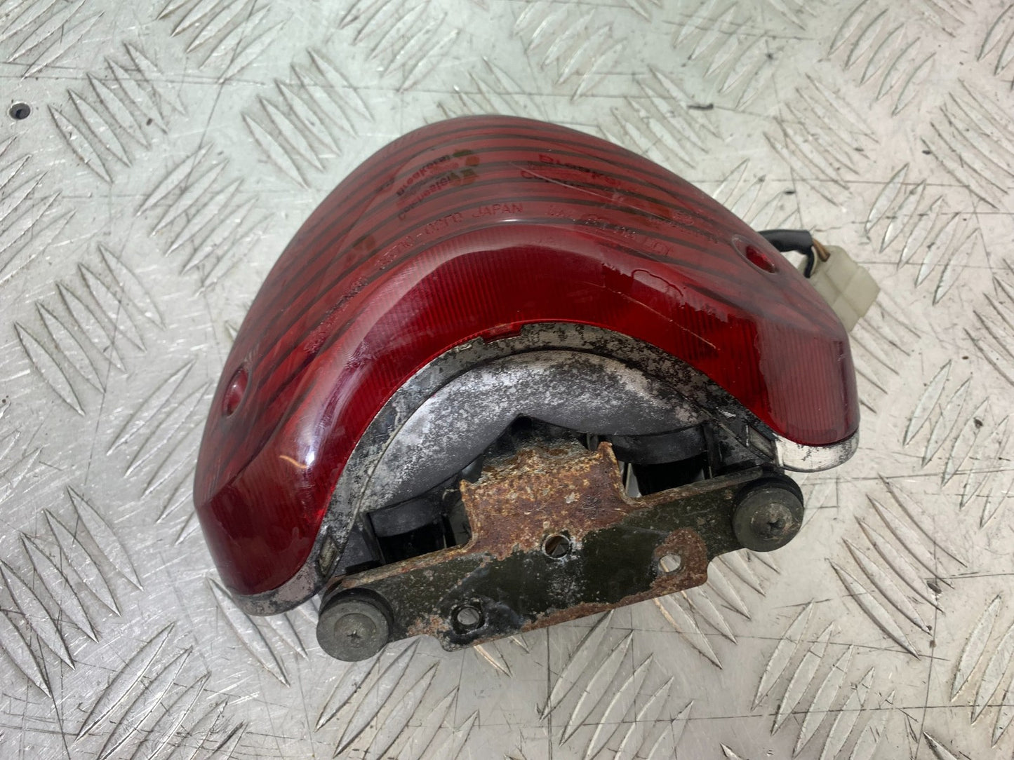 SUZUKI SV650 SV 650 mk1 REAR LIGHT  YEAR 1999-2002 (CMB1208)
