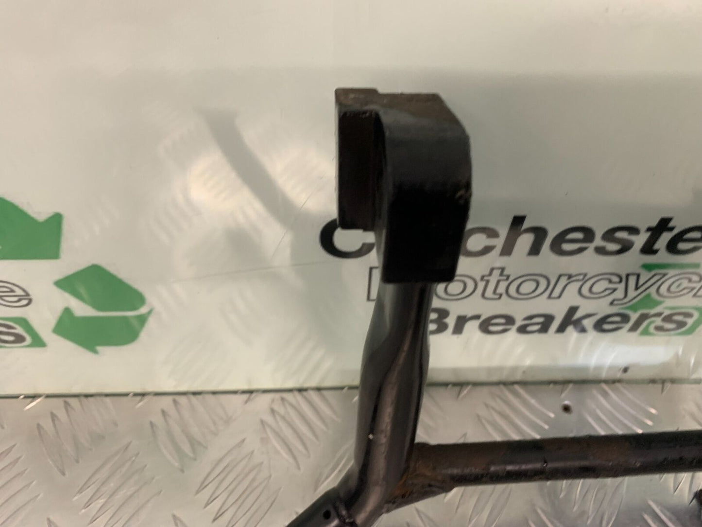 TRIUMPH 1050 SPRINT CENTER STAND  YEAR 2004-2007 (STOCK 956)