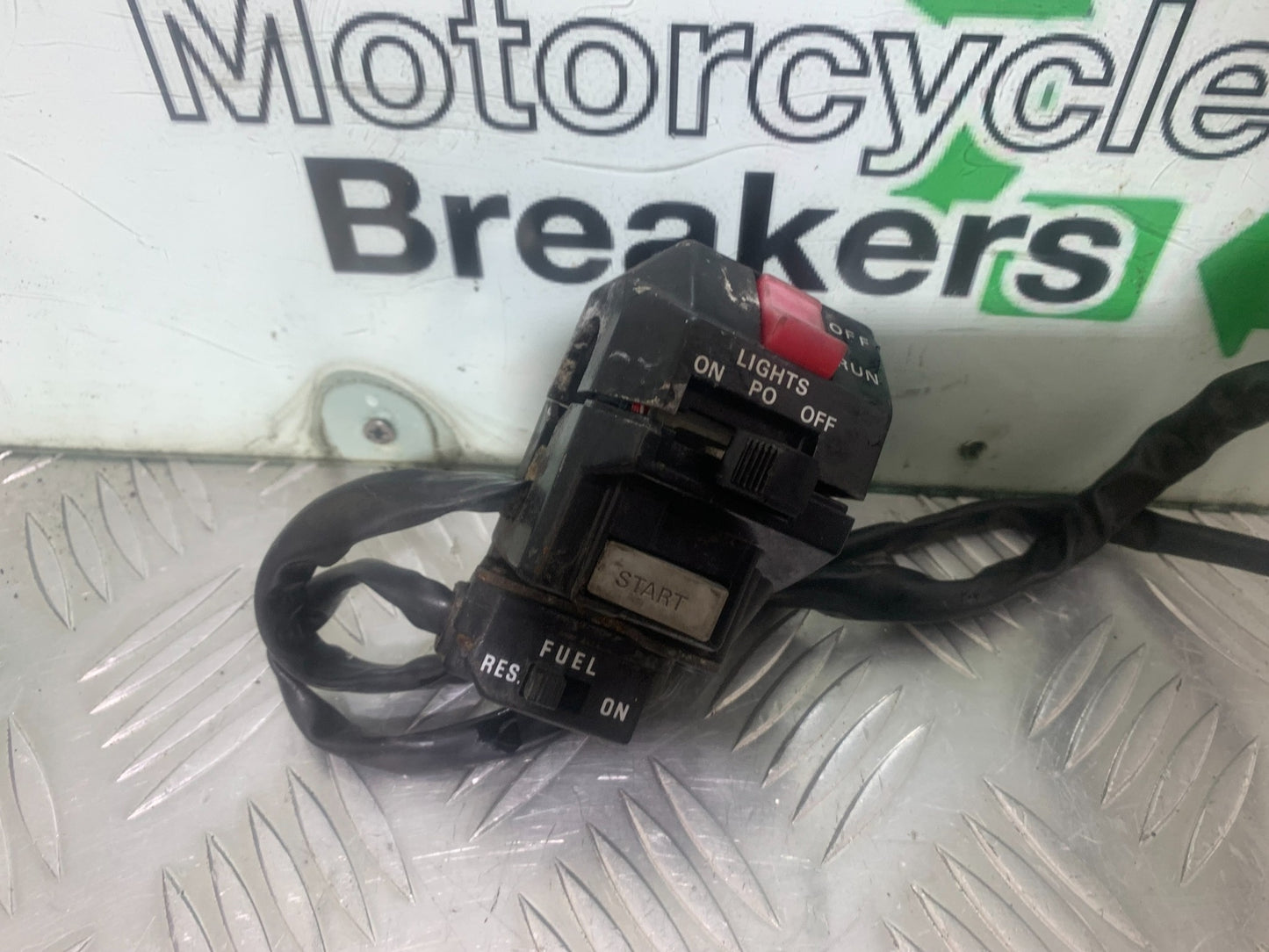 YAMAHA XV535 XV 535 VIRAGO RIGHT SWITCH GEAR   YEAR 1994-02 (CMB1139)