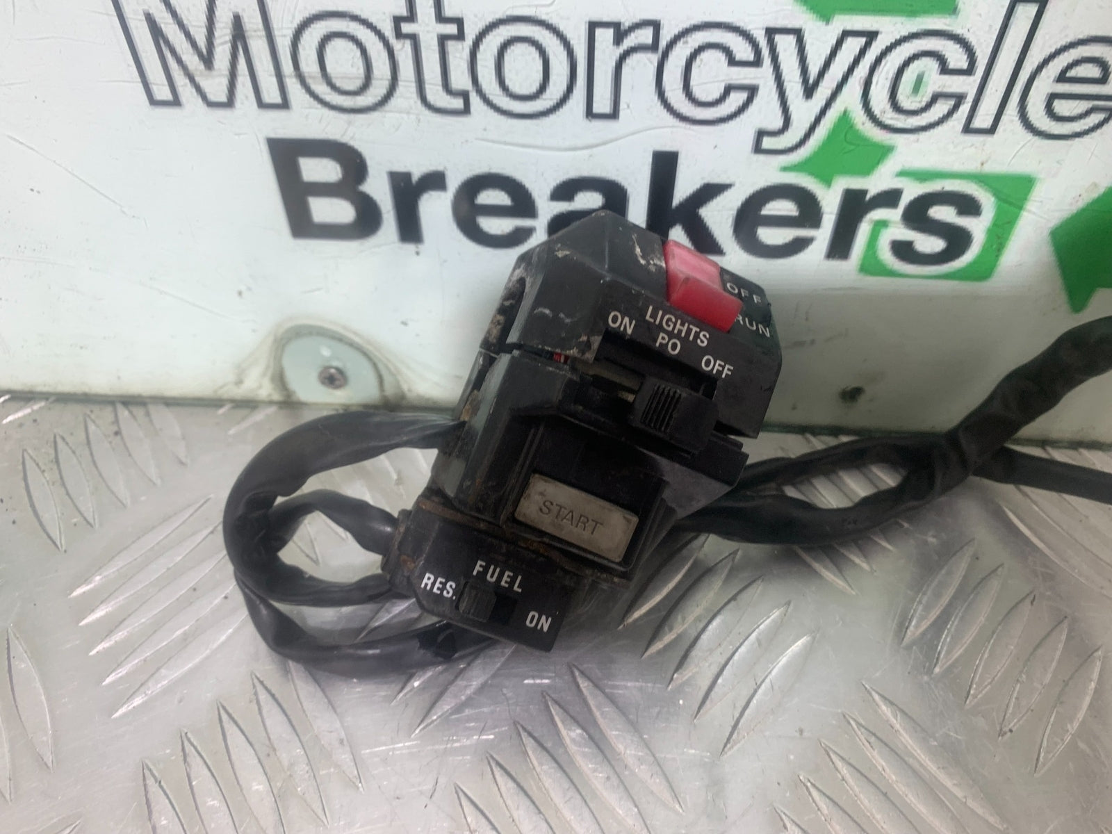 YAMAHA XV535 XV 535 VIRAGO RIGHT SWITCH GEAR   YEAR 1994-02 (CMB1139)