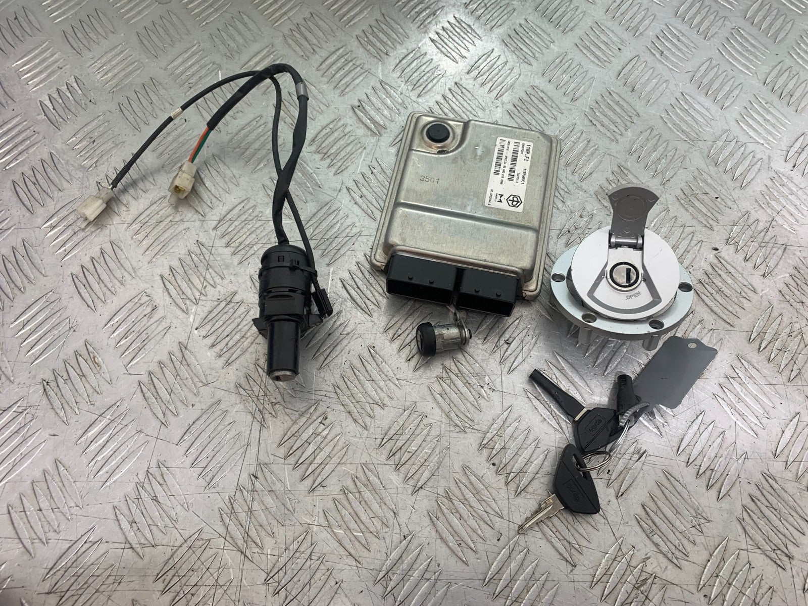 APRILIA RS660 RS 660 ECU LOCKS KEYS   YEAR 2020-2024 (CMB1202)