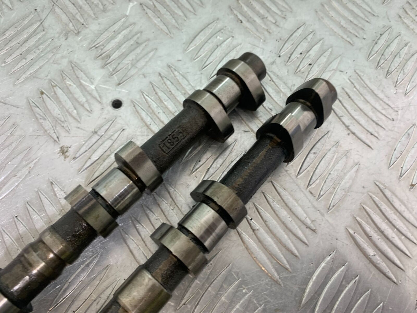 TRIUMPH 955i SPRINT ST CAMSHAFTS   YEAR 1999-2004 (STOCK 735)