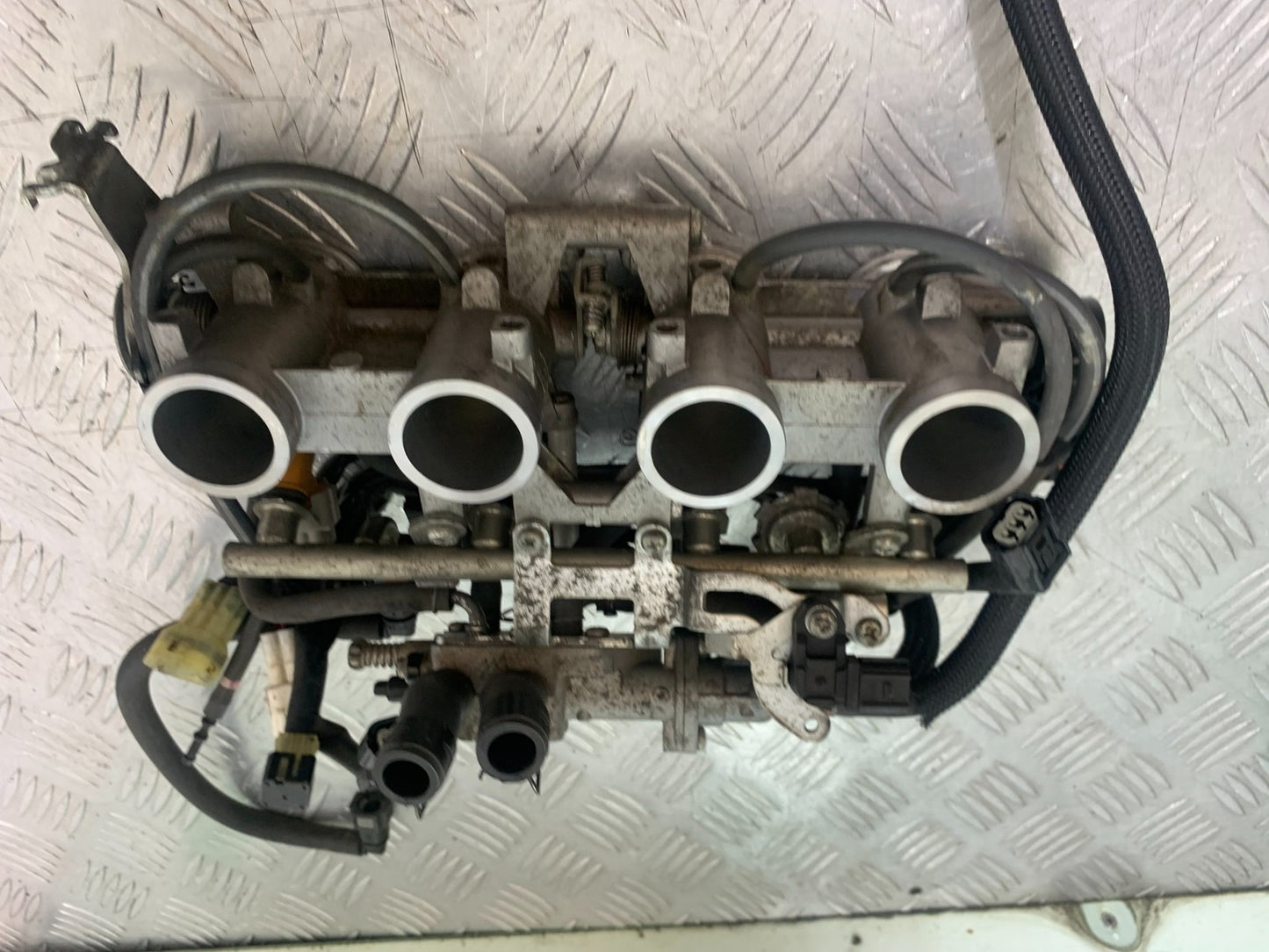 YAMAHA XJ6 XJ6-S THROTTLE BODIES    YEAR 2009-2015  (CMB1212)