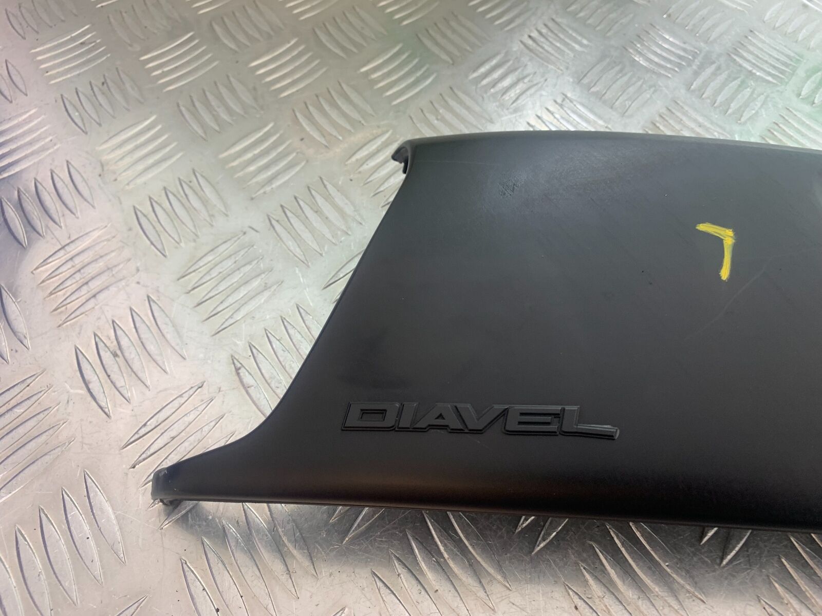 DUCATI DIAVEL 1200 LEFT AIR DUCT COVER   YEAR 2014-17 (CMB1054)