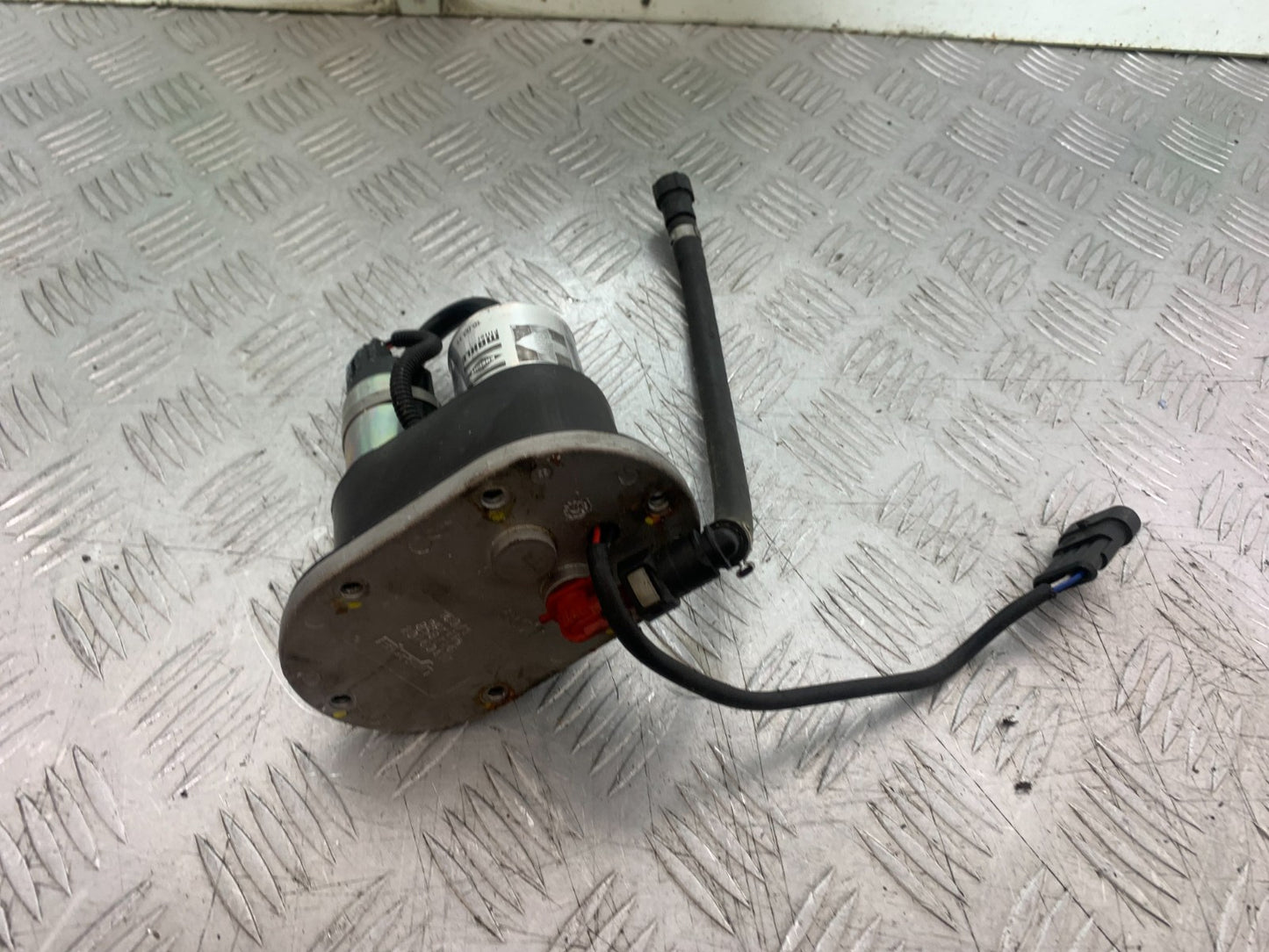 APRILIA TUONO 1000 V4R PETROL PUMP  YEAR 2011-13  (CMB1331)
