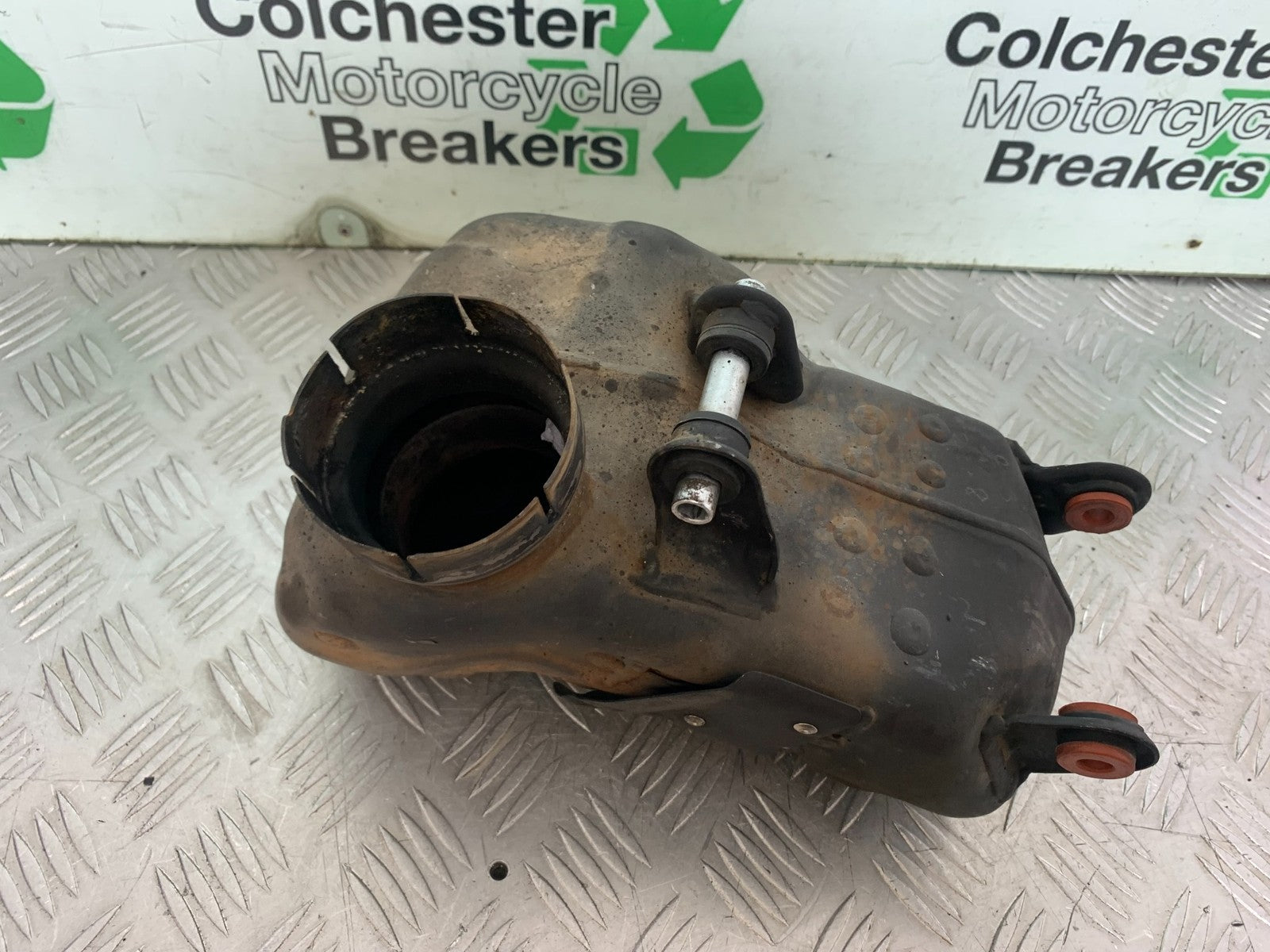 KTM 125 DUKE EXHAUST COLLECTOR BOX YEAR 2018-2023 (CMB1185)