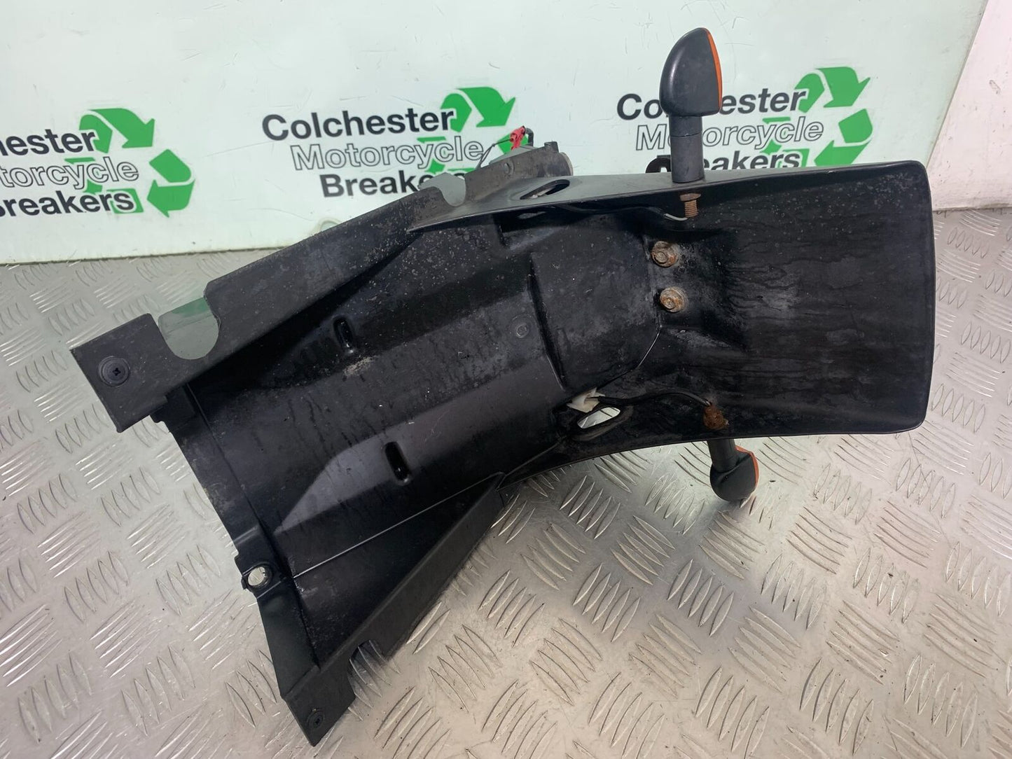 KAWASAKI Z750 ZR750 ZR-7S REAR MUDGUARD   YEAR 1999-05 (CMB1135)