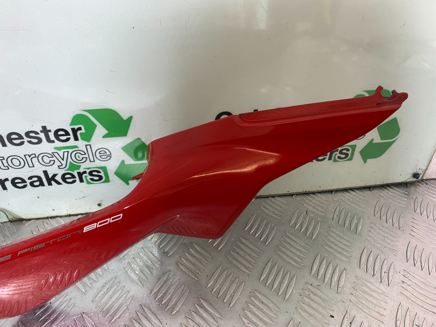 MV AGUSTA 800 F3 RIGHT SEAT PANEL   YEAR 2013-2016 (CMB1152)