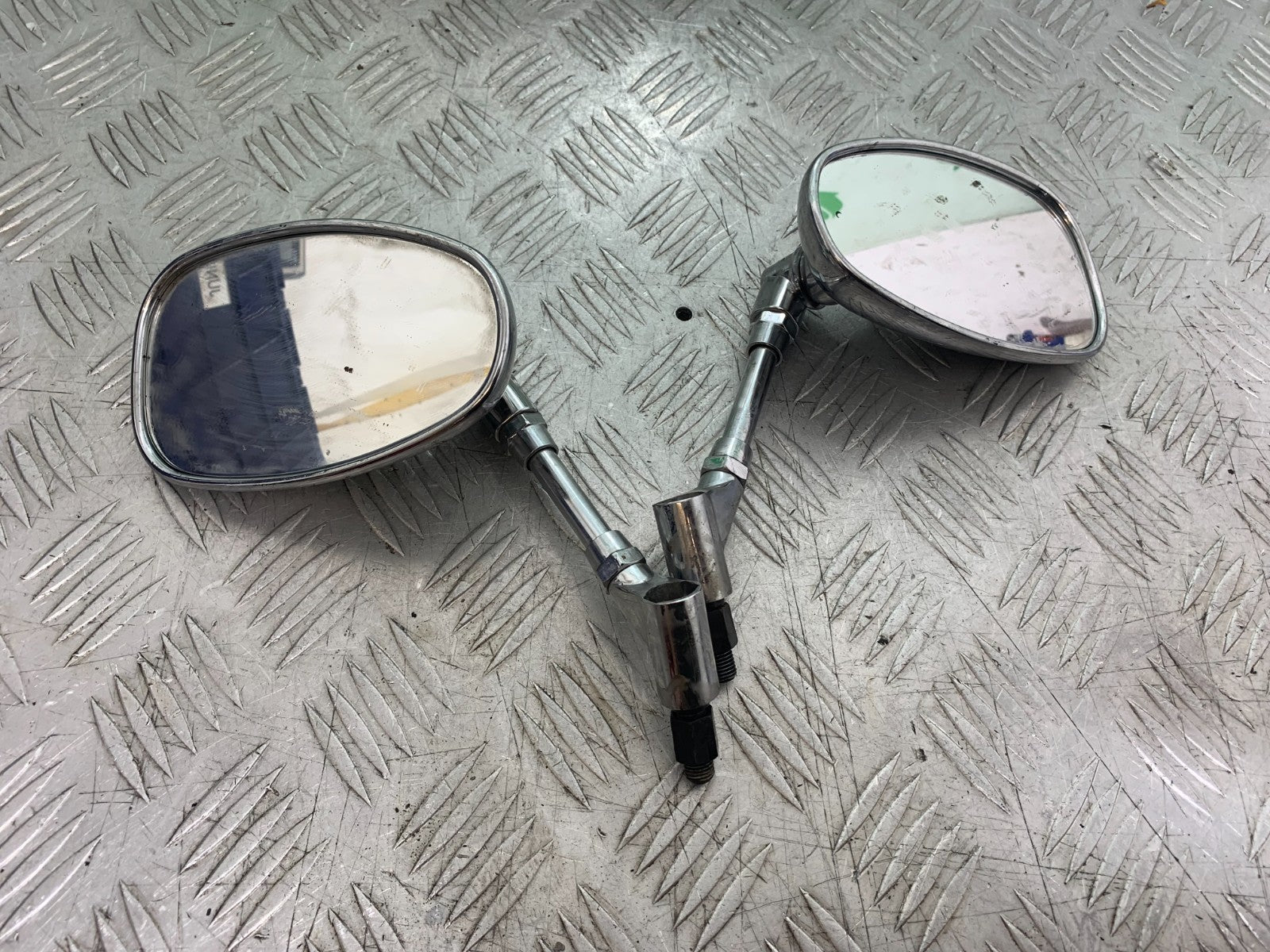HONDA VT700 VT 700 SHADOW MIRRORS   YEAR 1984-85 (CMB1328)