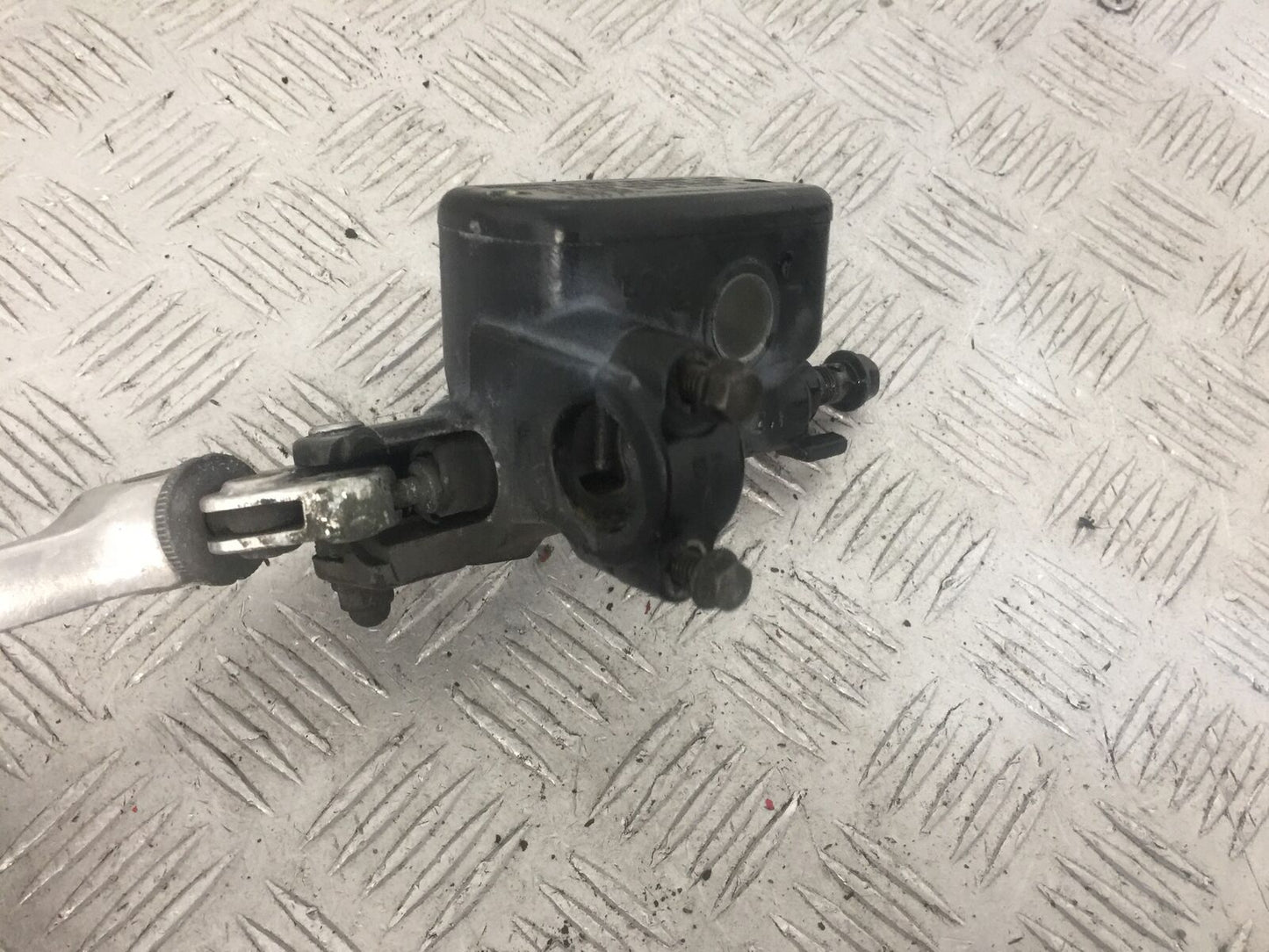 HONDA CBR1100 BLACKBIRD CLUTCH CYLINDER YEAR 1996-1998 (STOCK 862)