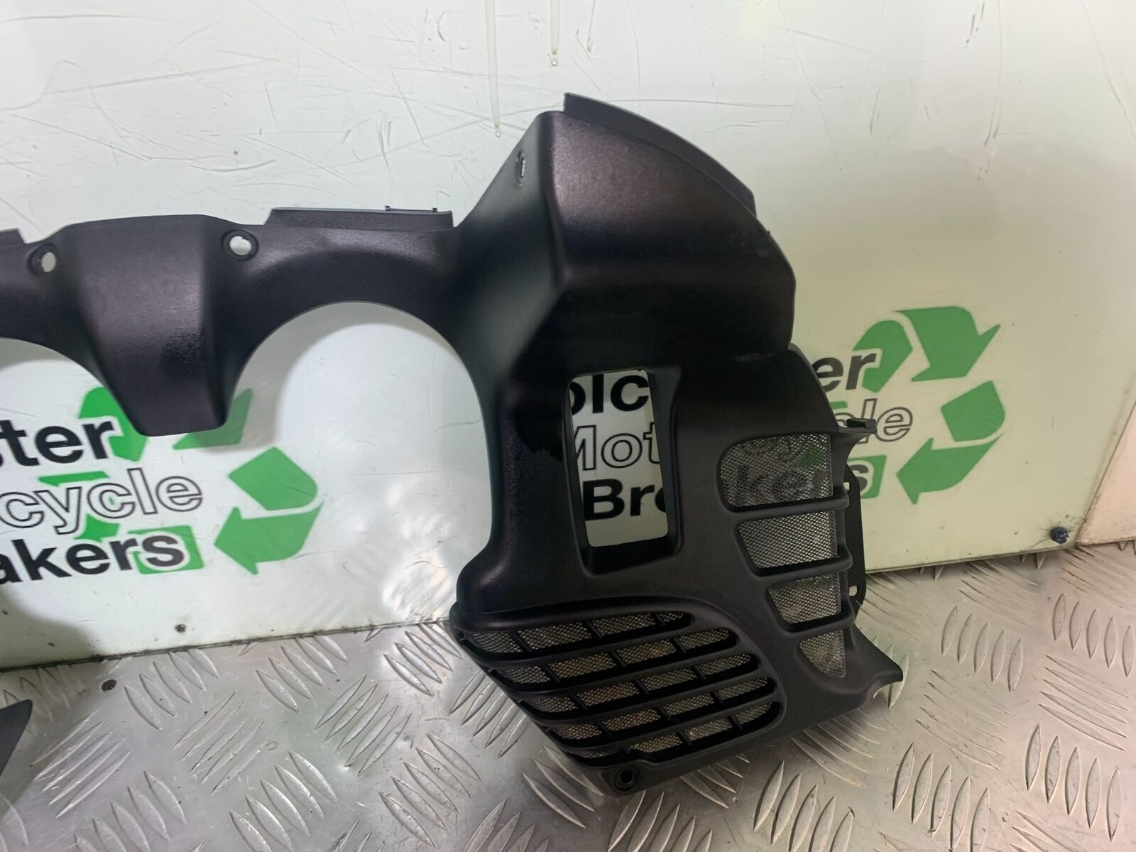 BMW R1100 RT R 1100 RT CLOCK SURROUND   YEAR 1996-2001 (CMB1095)