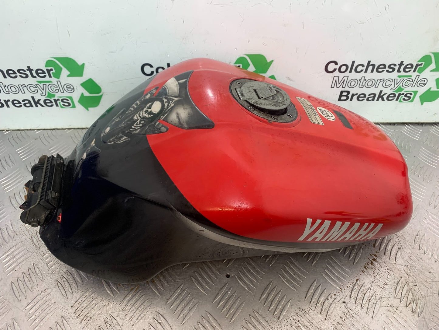 YAMAHA FZS600 FAZER 600 PETROL TANK   YEAR 1998-2001 (CMB1267)