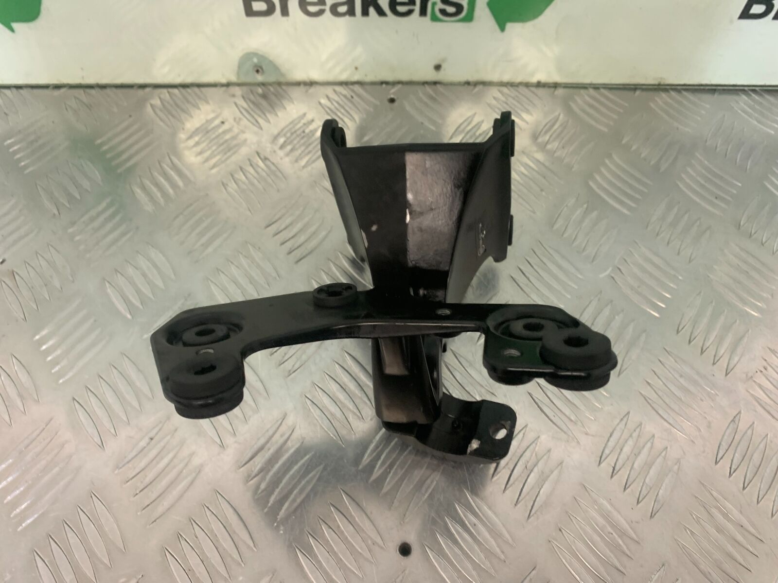 TRIUMPH 675 STREET TRIPLE RX FAIRING BRACKET YEAR 2015-17 (STOCK 971)