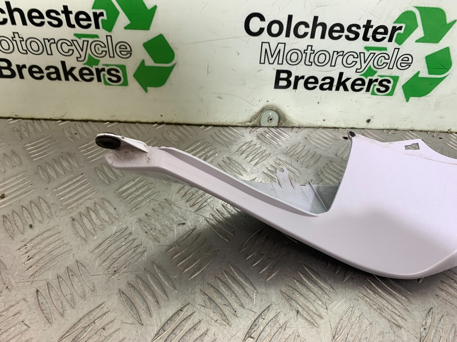 KAWASAKI ZX10R ZX10 R LEFT SEAT PANEL  2008-2010 (CMB1301)