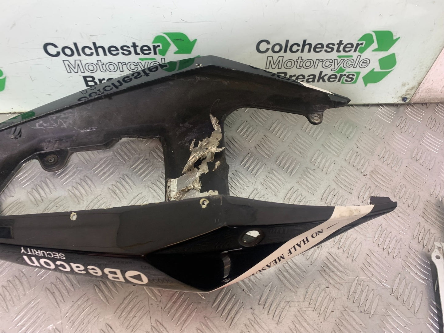 SUZUKI GSXR750 GSXR 750 K4 K5 TAIL PIECE SEAT UNIT 2004-2005 (CMB1319)