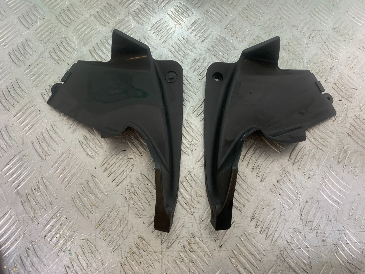 HONDA VFR800 VFR 800 V-TEC LEFT AND RIGHT INNER INFILLS  YEAR 2002 -09 (CMB1296)