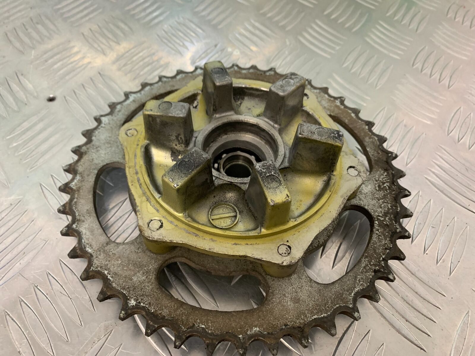 KAWASAKI KLR250 KLR 250 SPROCKET CARRIER   YEAR 1984-2001 (STOCK 980)