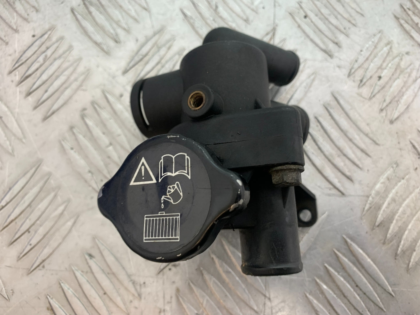 TRIUMPH T509 SPEED TRIPLE THERMOSTAT  YEAR 1997-1998 (CMB1144)