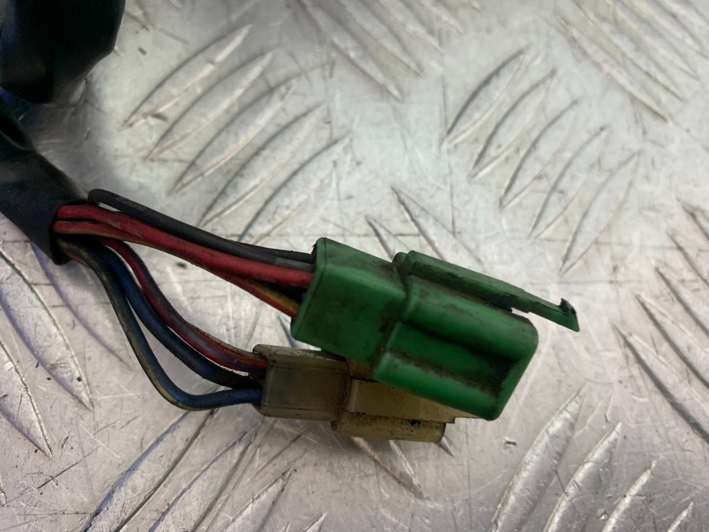 KAWASAKI ZZR1100 D RIGHT SWITCH GEAR  YEAR 1993-2001 (CMB1289)