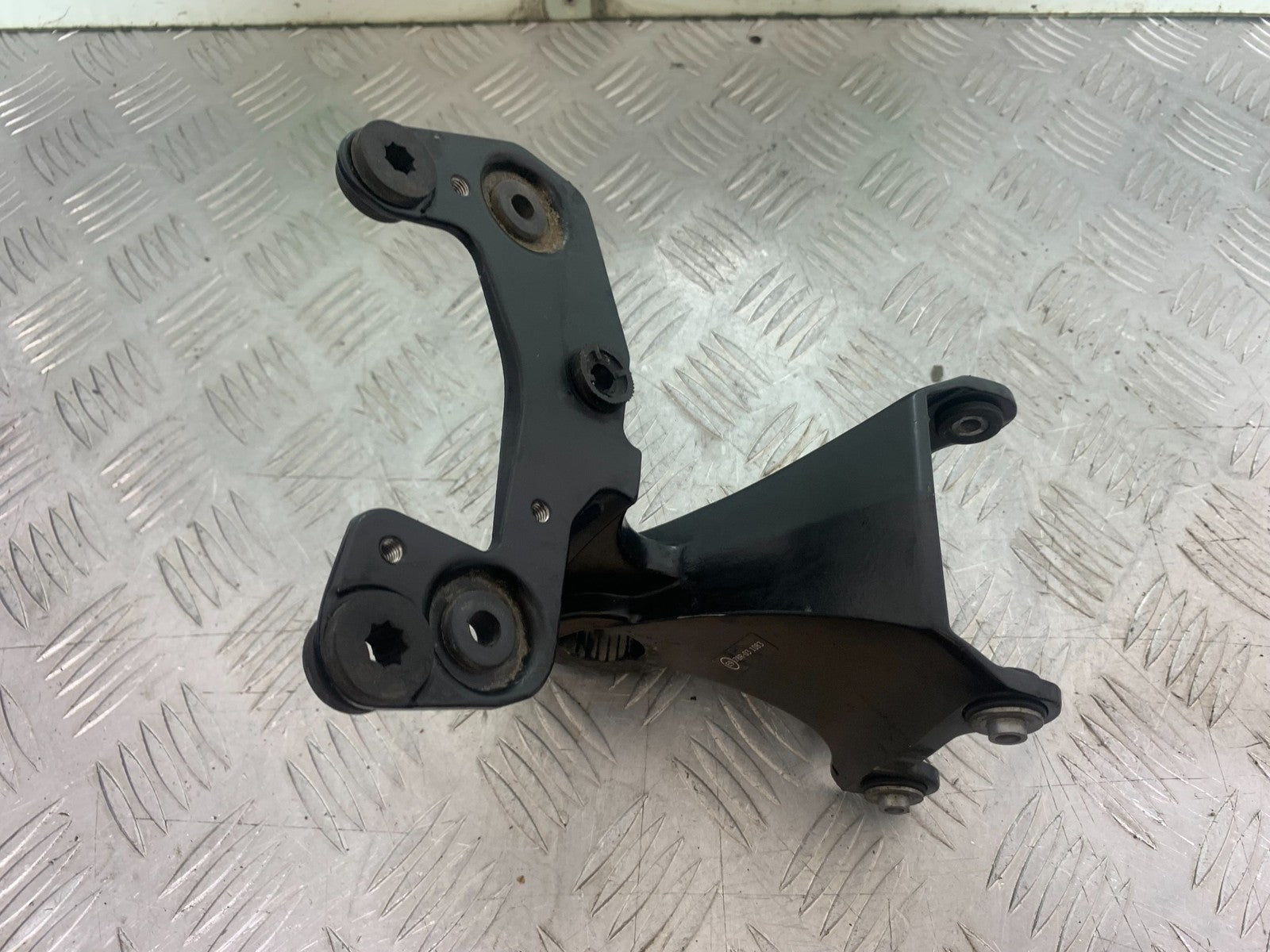 TRIUMPH 675 STREET TRIPLE FAIRING BRACKET   2013-2016 (CMB1186)