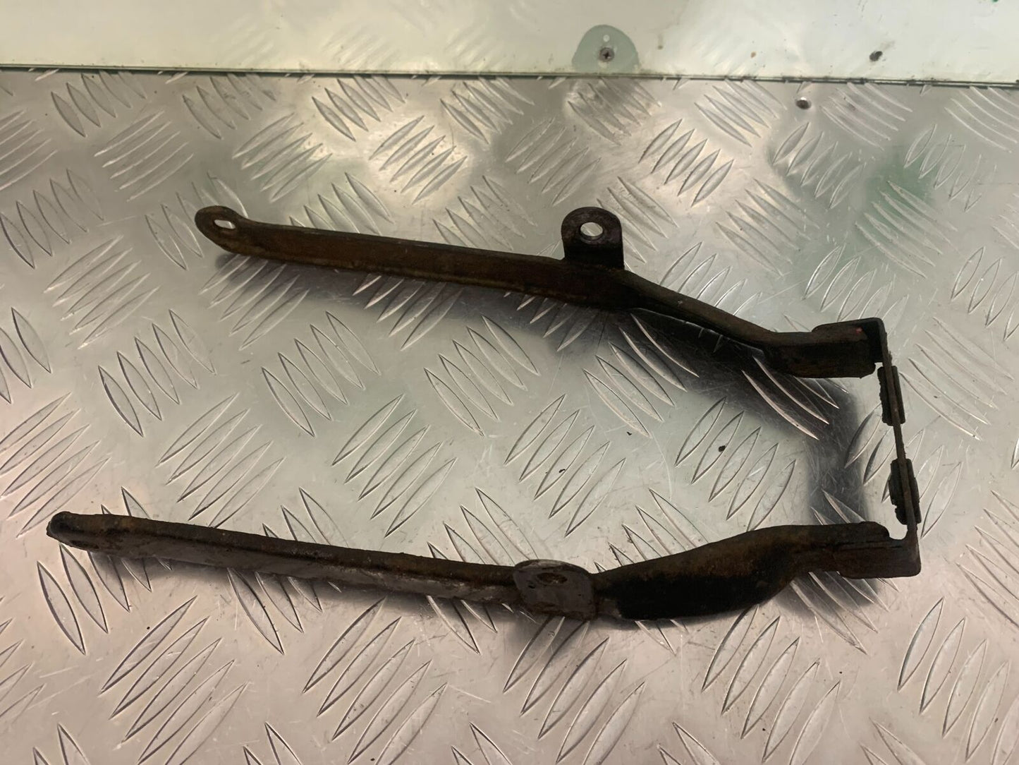 SUZUKI GS750 E GS 750E FRAME BRACKET   YEAR 1979  (STOCK 959)