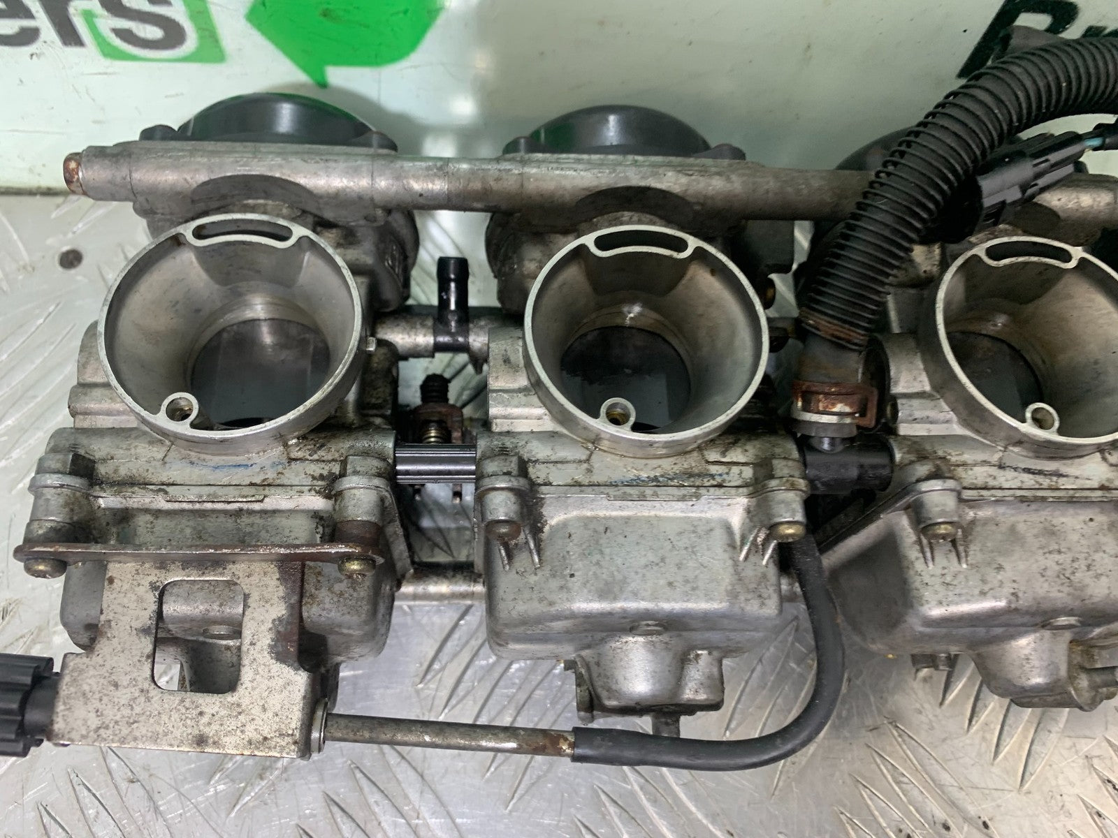 SUZUKI GSF600 GSF 600 BANDIT CARBS (SEIZED SOLD AS PARTS)   2000-2004 (CMB1269)