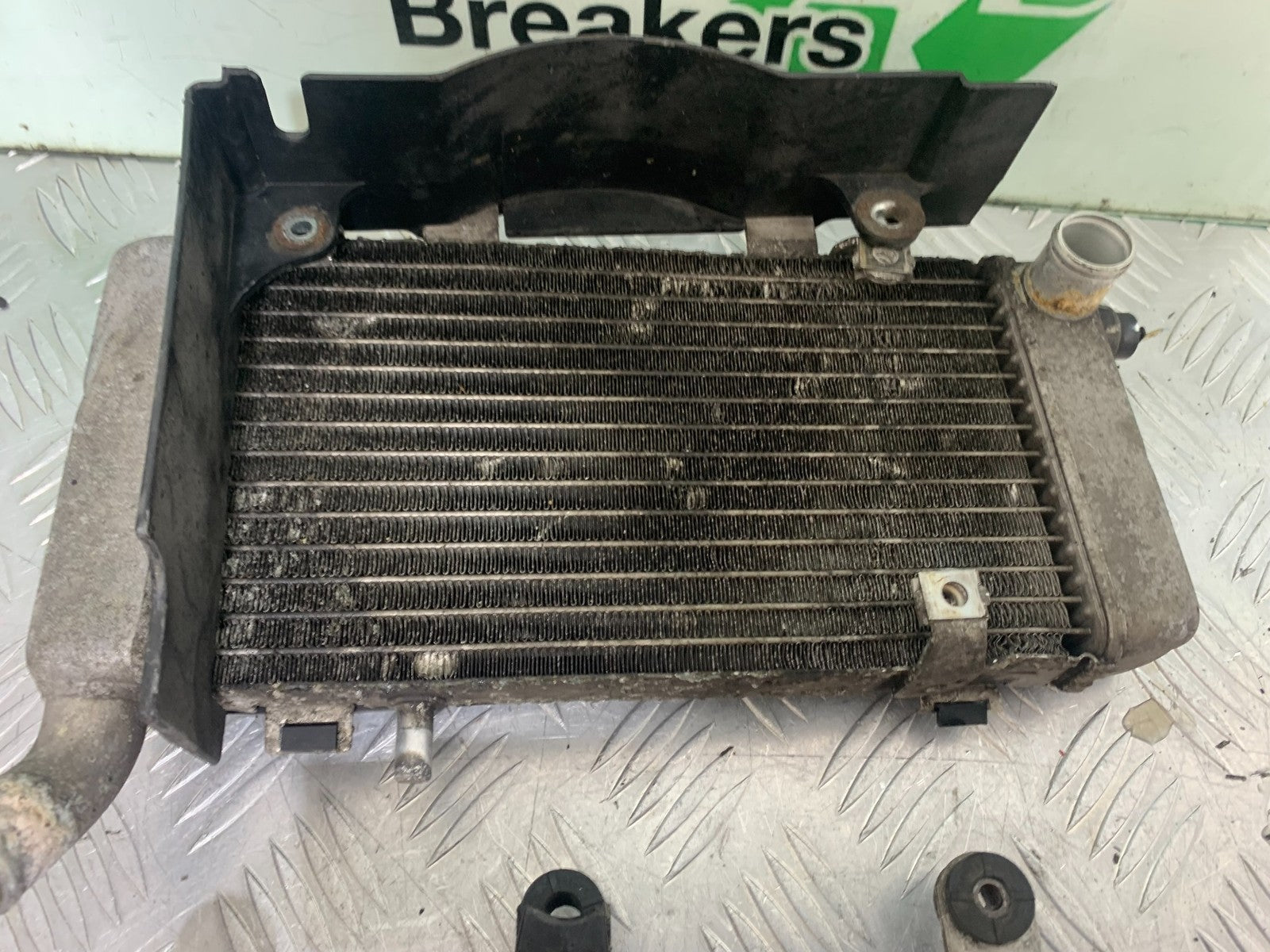 HONDA VFR800 PRE V-TEC LEFT AND RIGHT RADIATORS   YEAR 1998-2001 (CMB1233)